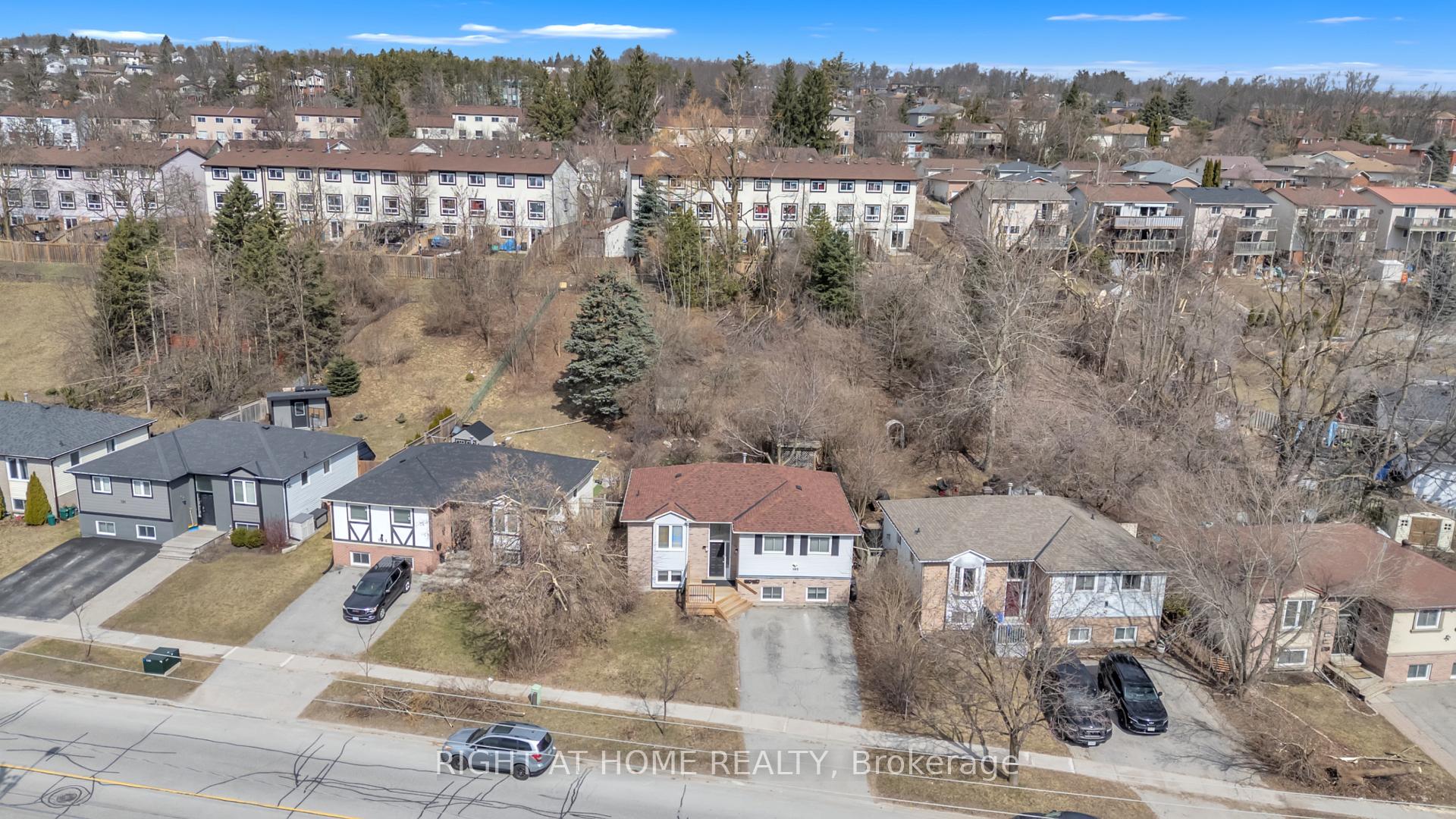 Photo 1 of 192 Edgehill (Lower) Drive, Barrie, 400 North — HOMEH