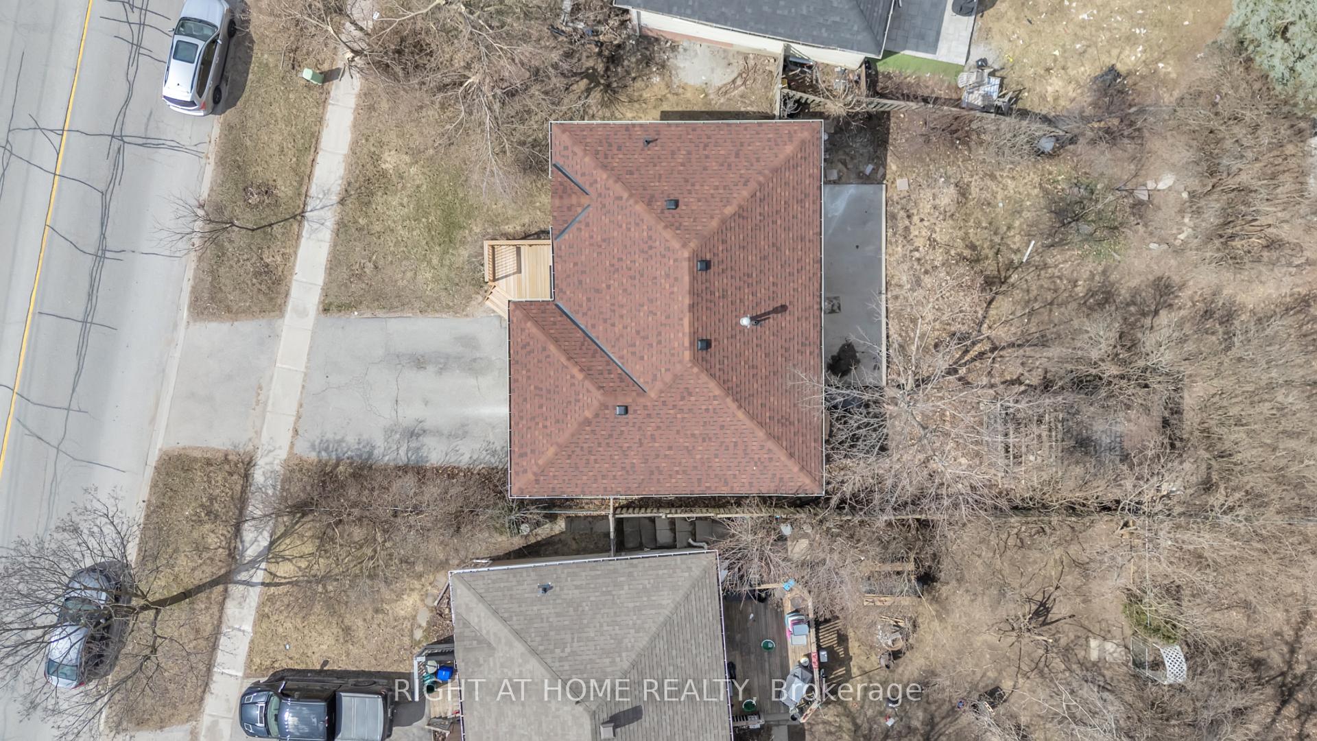 Photo 11 of 192 Edgehill (Lower) Drive, Barrie, 400 North — HOMEH