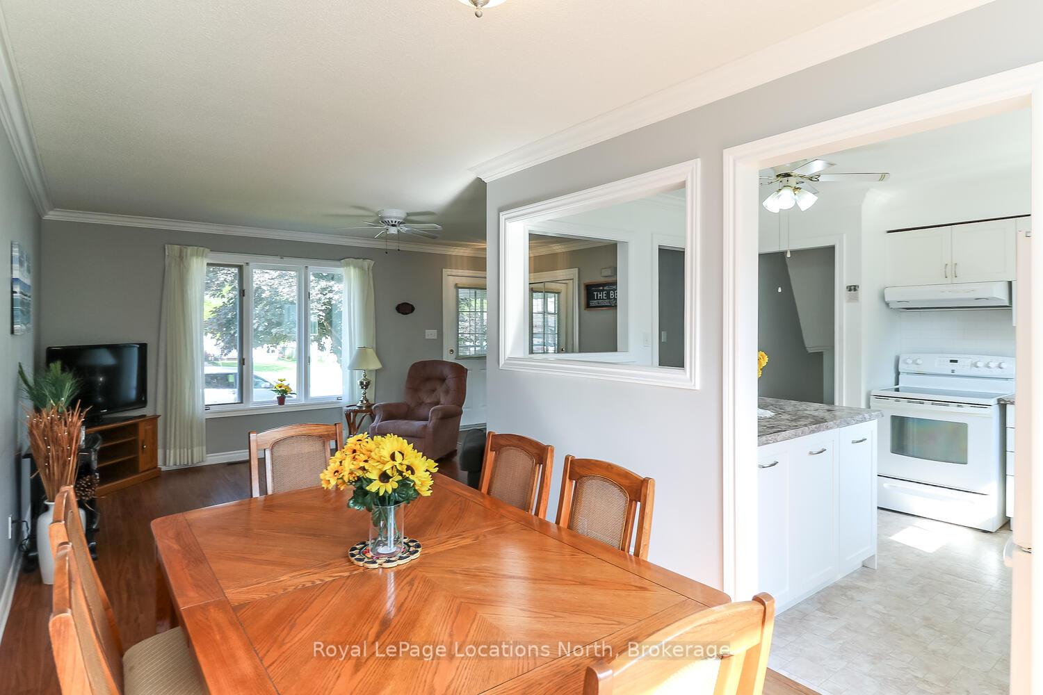 Photo 5 of 29 Innisbrook Drive, Wasaga Beach — HOMEH