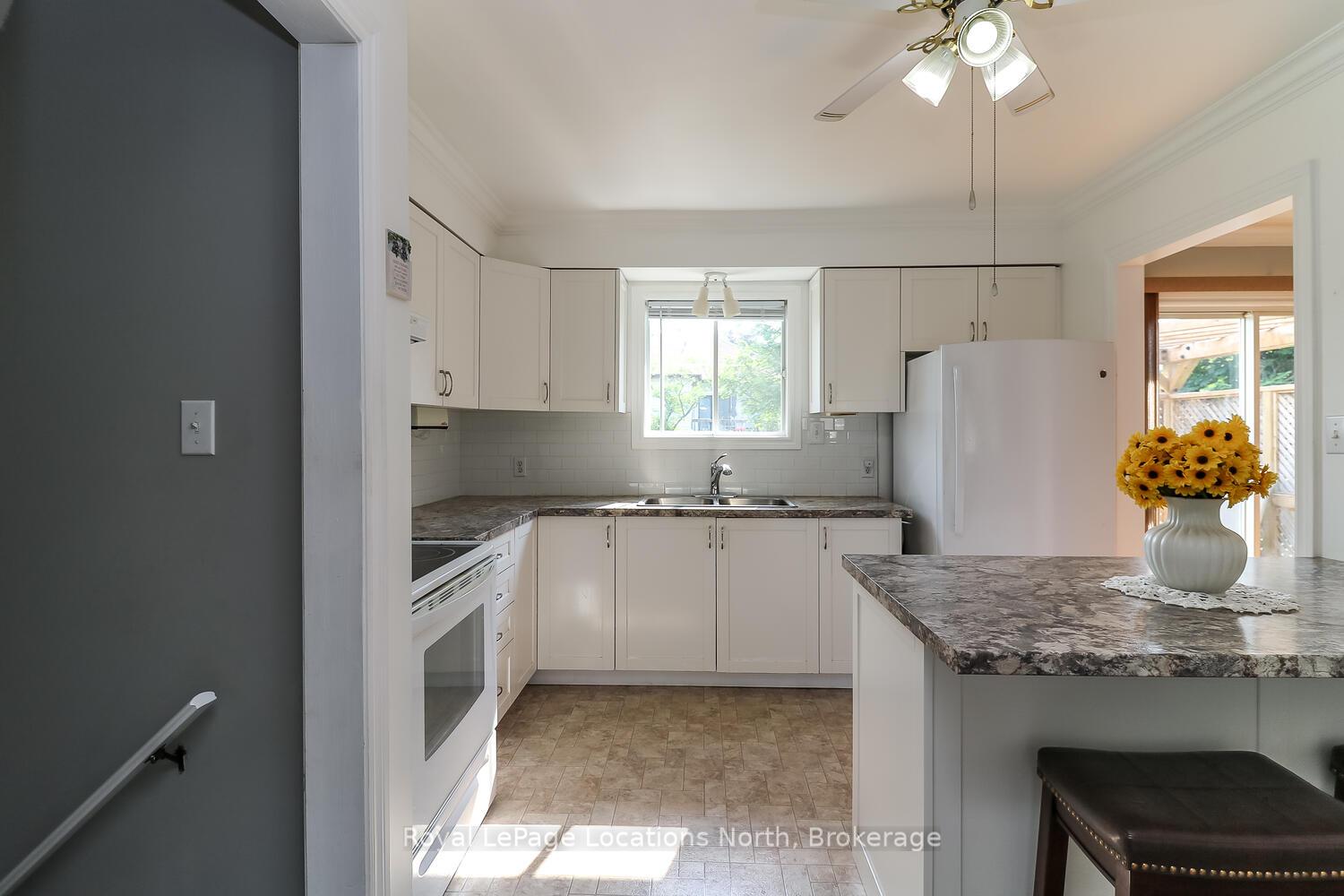 Photo 9 of 29 Innisbrook Drive, Wasaga Beach — HOMEH