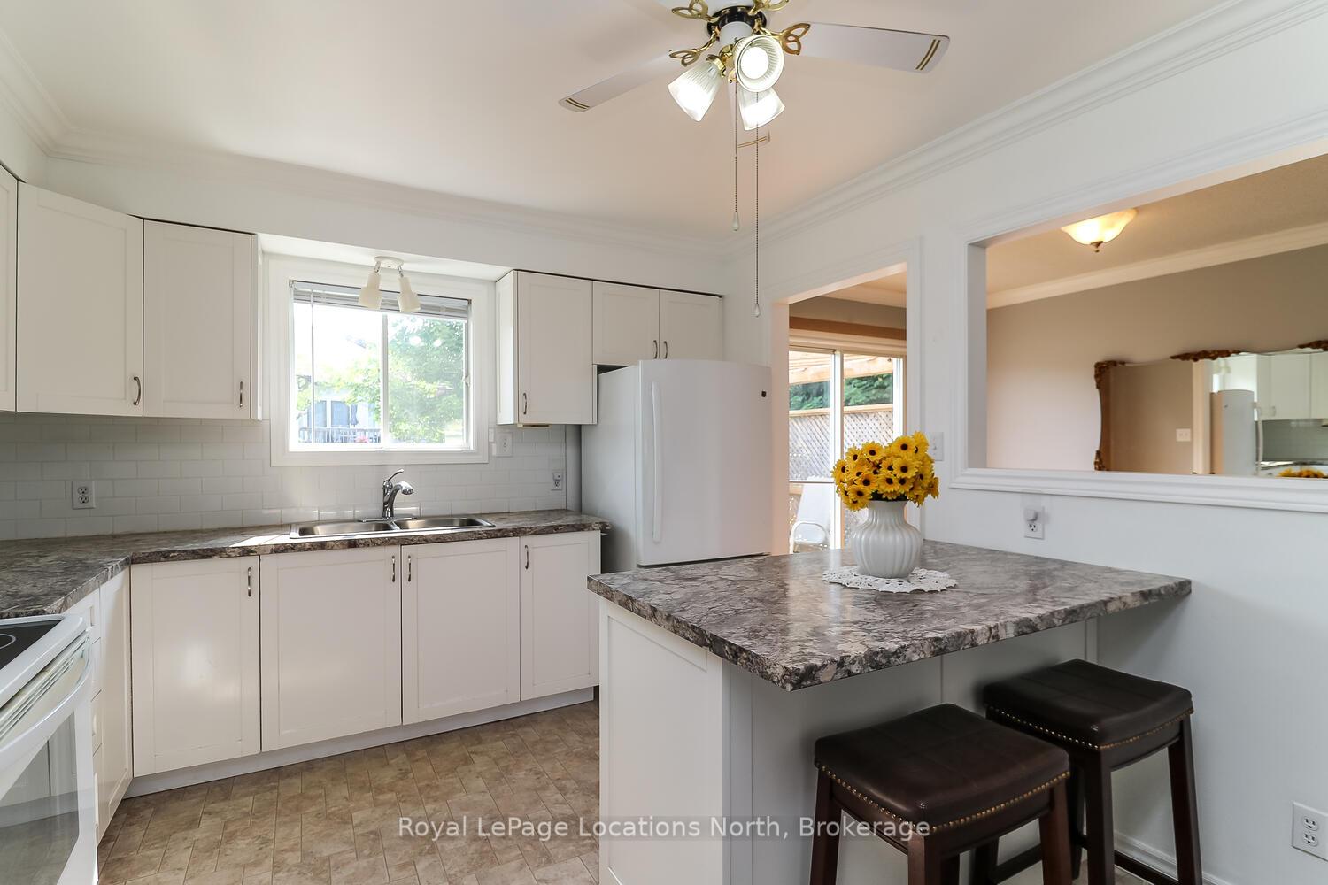 Photo 10 of 29 Innisbrook Drive, Wasaga Beach — HOMEH