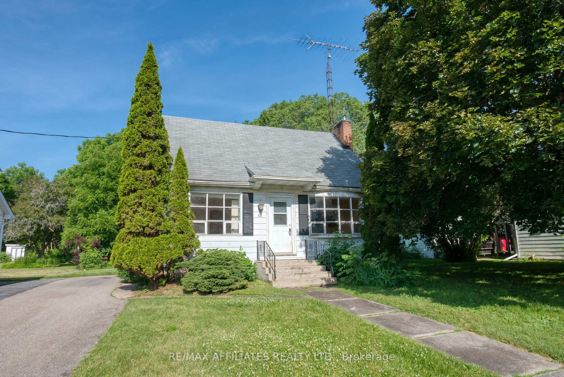 Photo 1 of 42 Main Street W, Westport — HOMEH