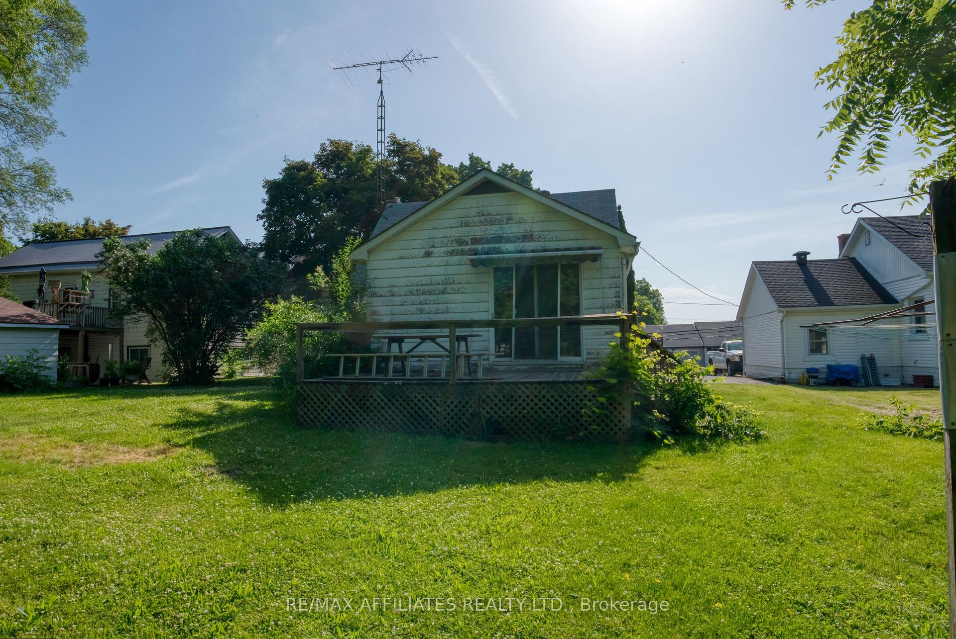 Photo 9 of 42 Main Street W, Westport — HOMEH