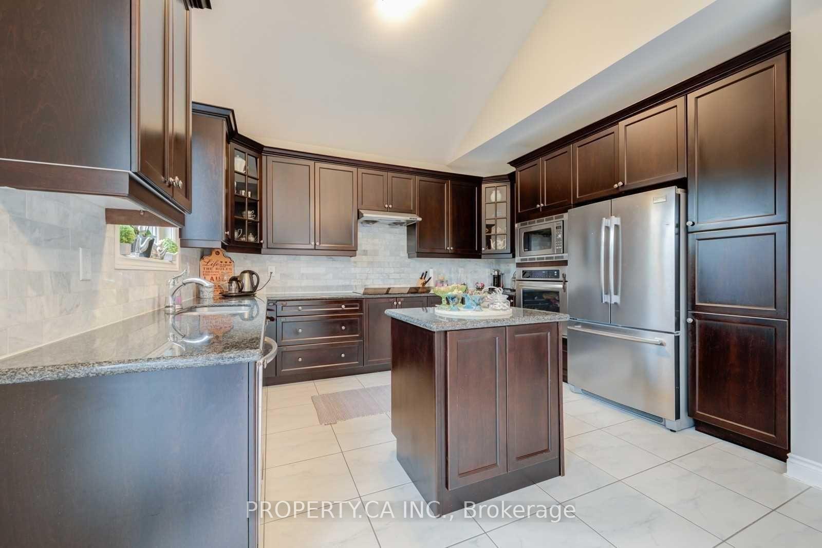 Photo 7 of 552 Valley Vista Drive, Vaughan, Patterson — HOMEH