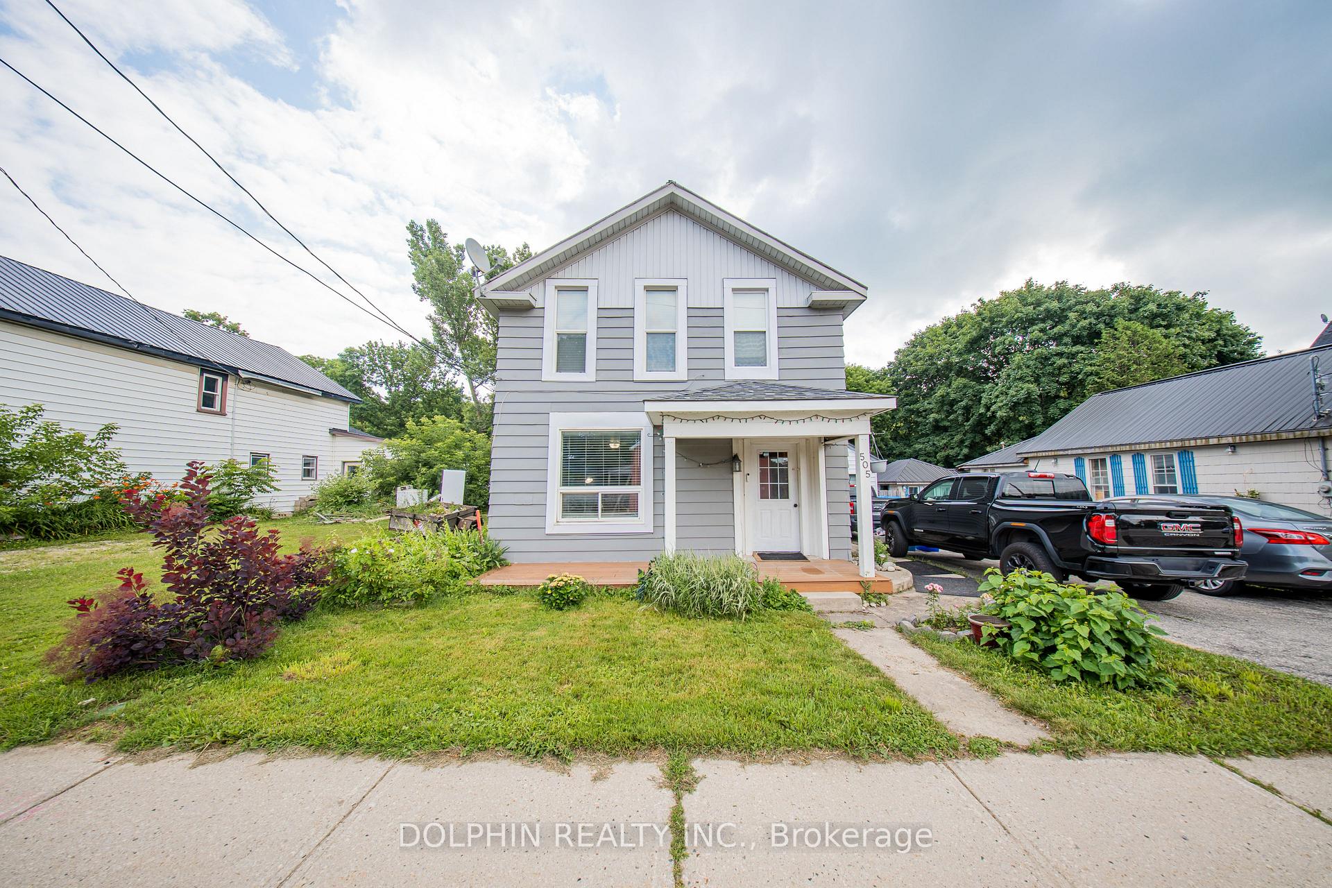 Front of 505 Garafraxa Street N