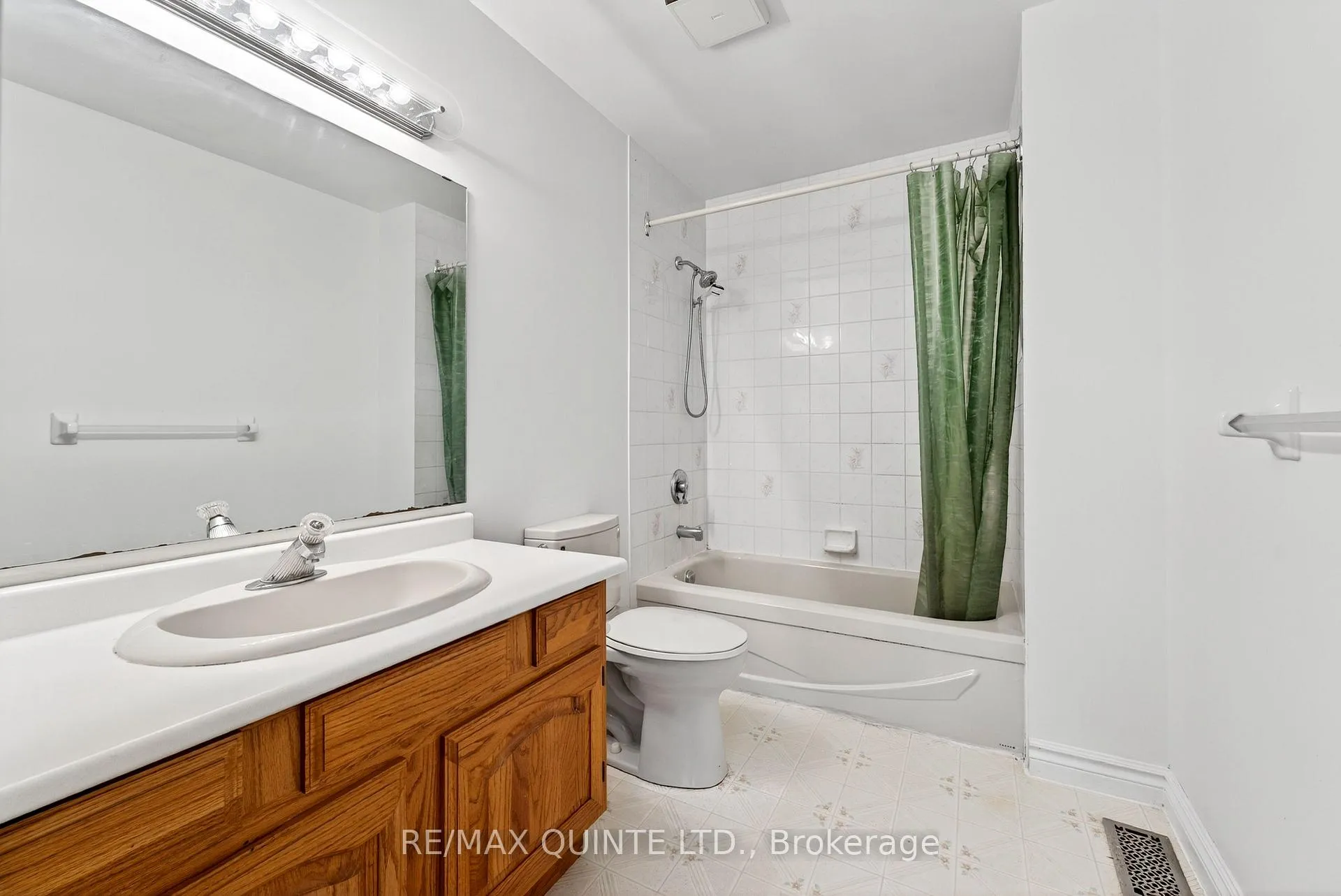 Photo 38 of 236 Palmer Road, Belleville, Belleville Ward — HOMEH