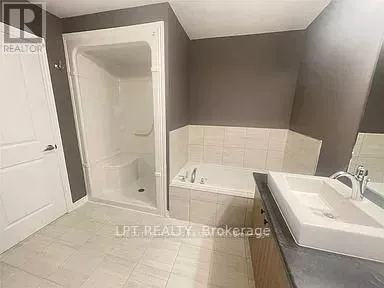 Photo 10 of 24 Bradley Avenue, Welland, Lincoln/Crowland — HOMEH