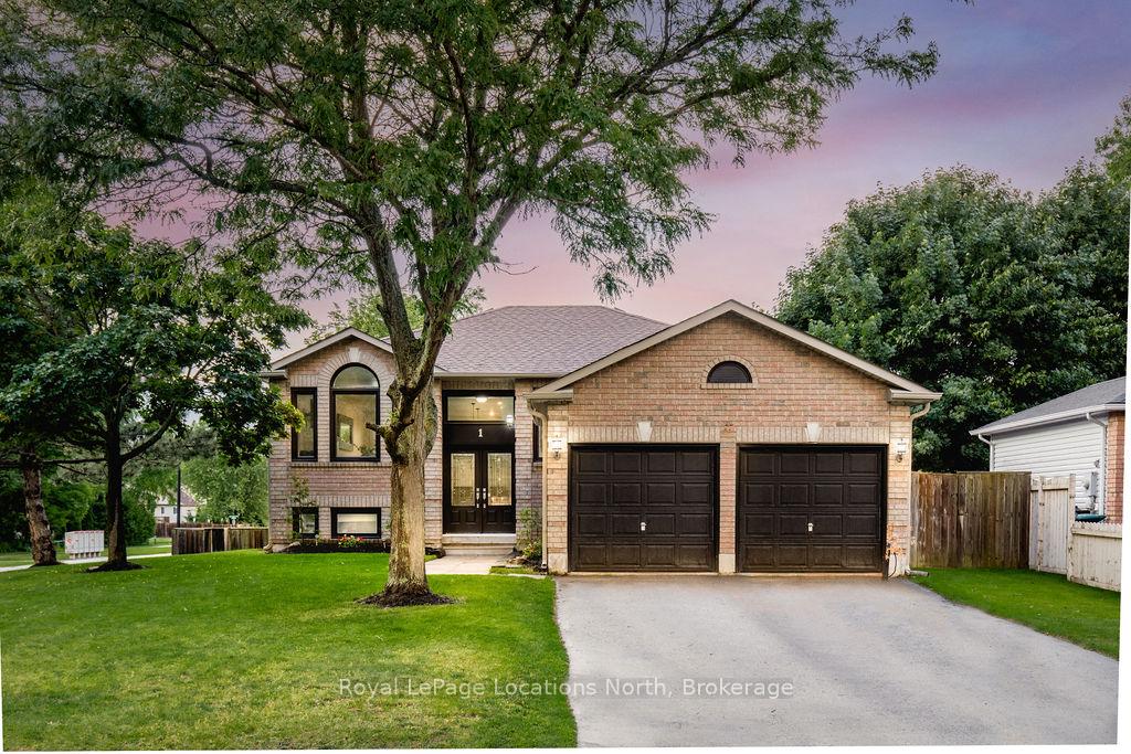 Photo 3 of 1 Timberland Crescent, Wasaga Beach — HOMEH