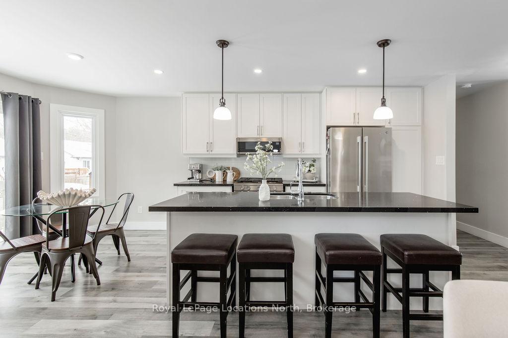 Photo 10 of 1 Timberland Crescent, Wasaga Beach — HOMEH