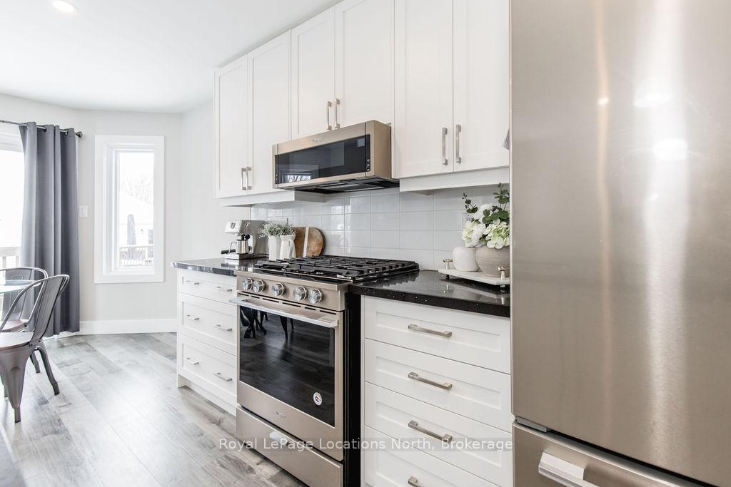 Photo 11 of 1 Timberland Crescent, Wasaga Beach — HOMEH