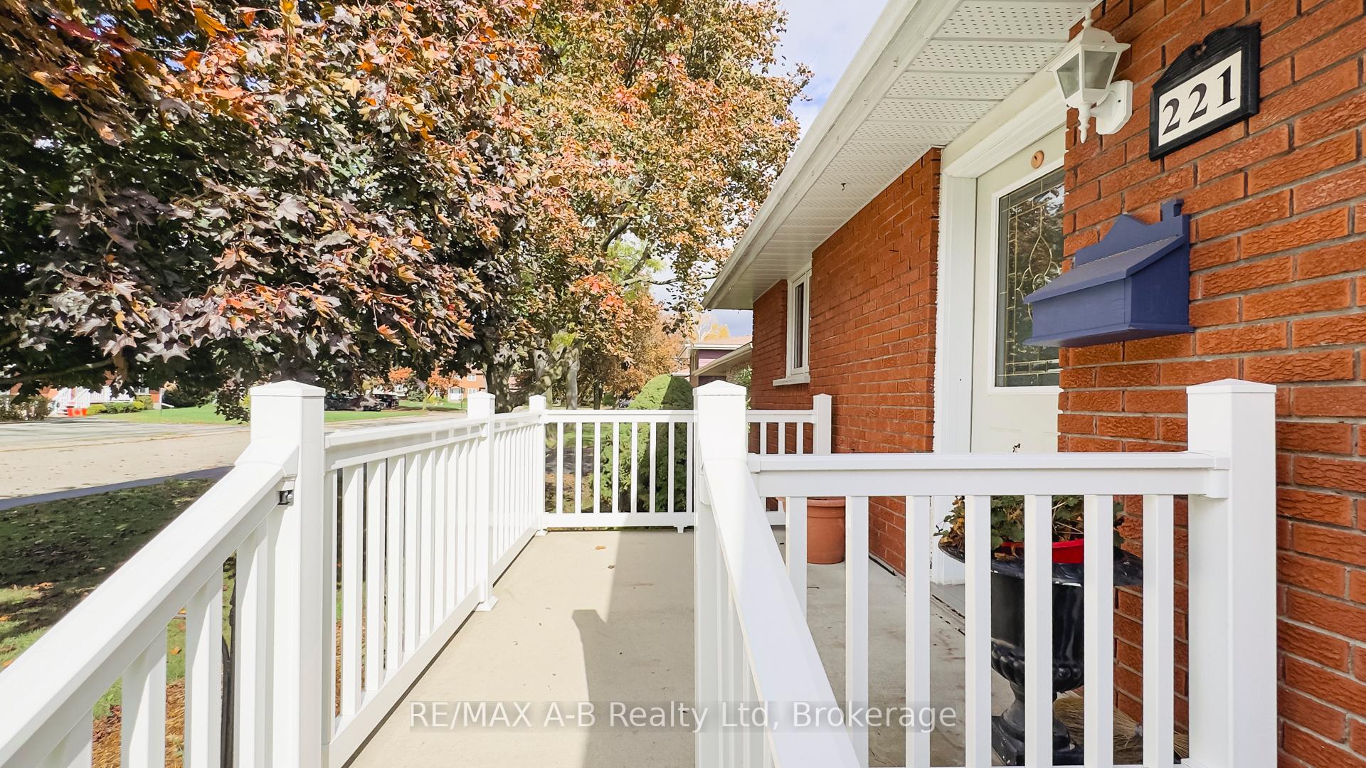 Photo 2 of 221 Coulton Drive, West Perth, Mitchell — HOMEH