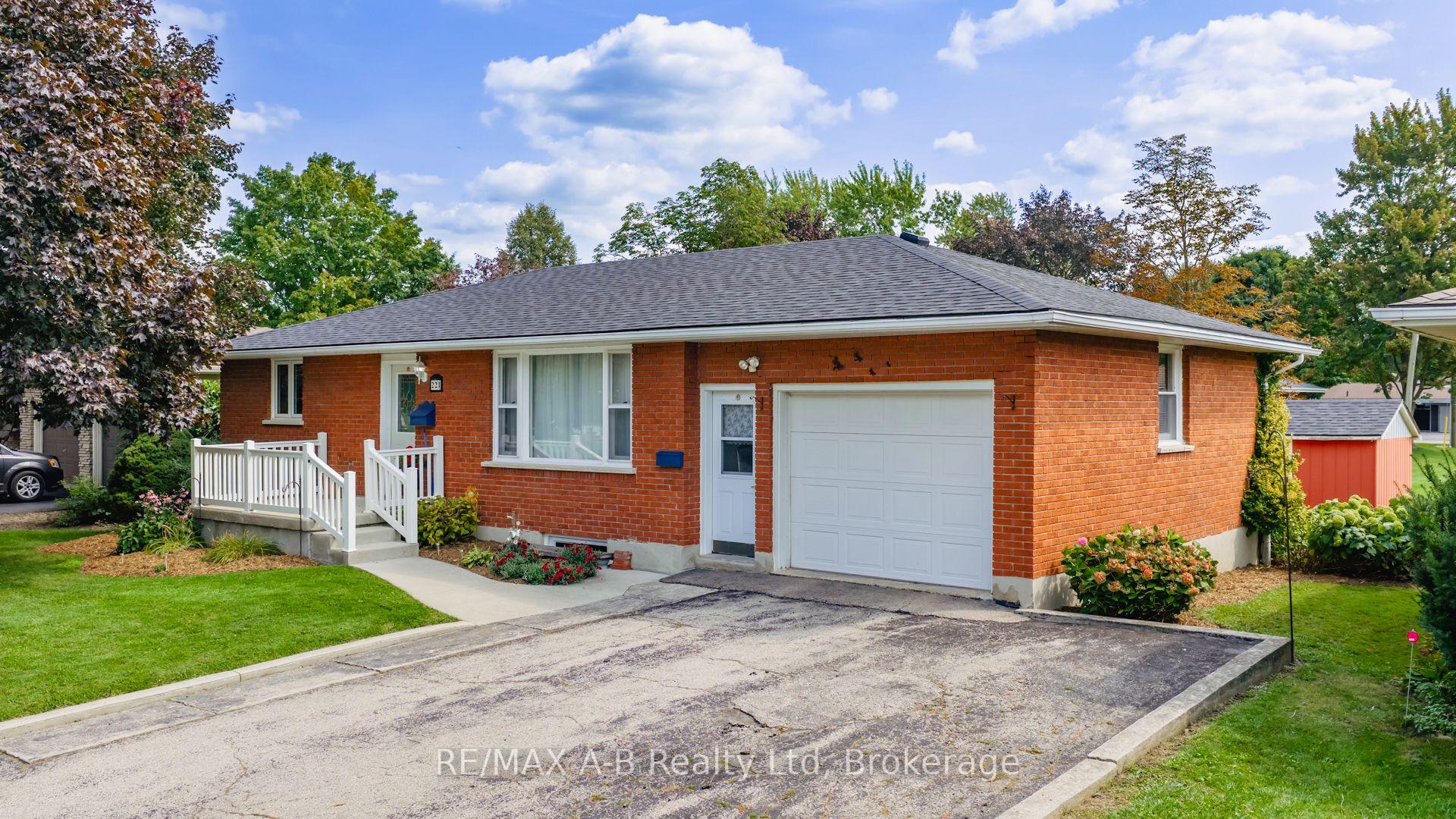 Photo 4 of 221 Coulton Drive, West Perth, Mitchell — HOMEH