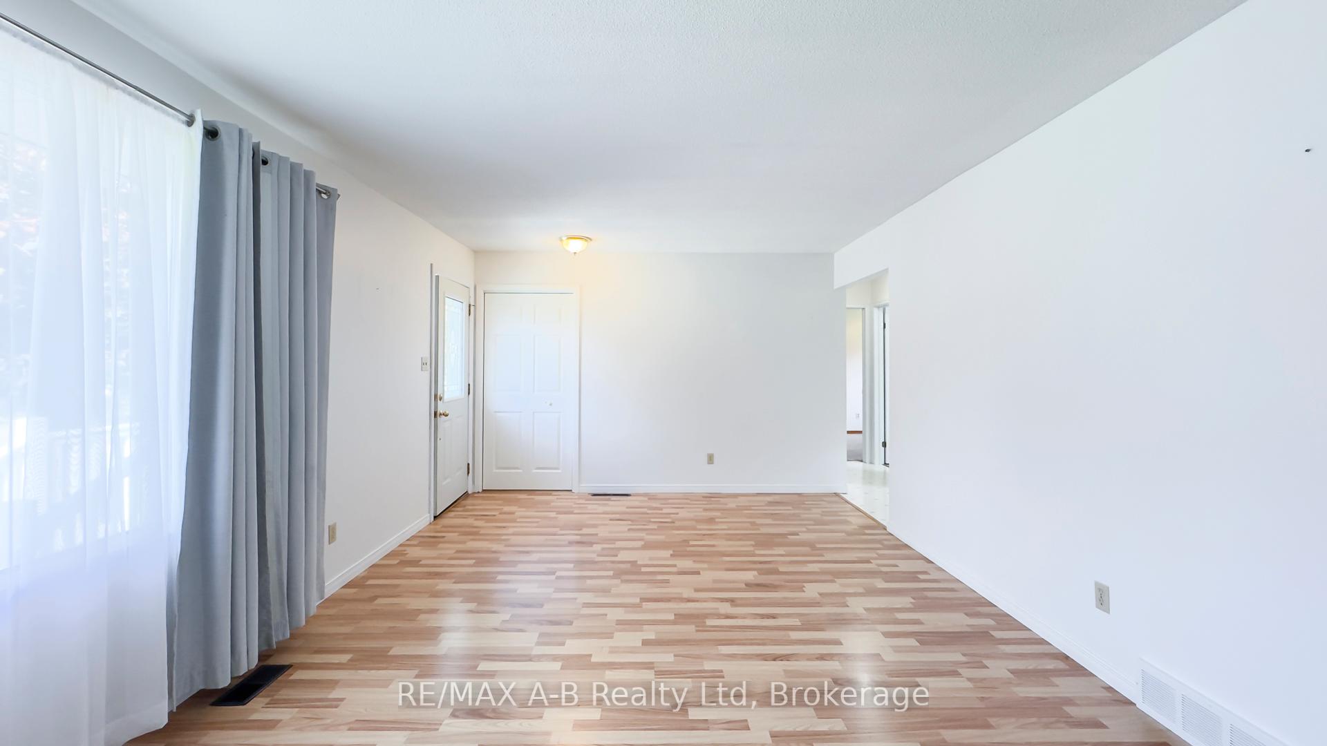 Photo 7 of 221 Coulton Drive, West Perth, Mitchell — HOMEH