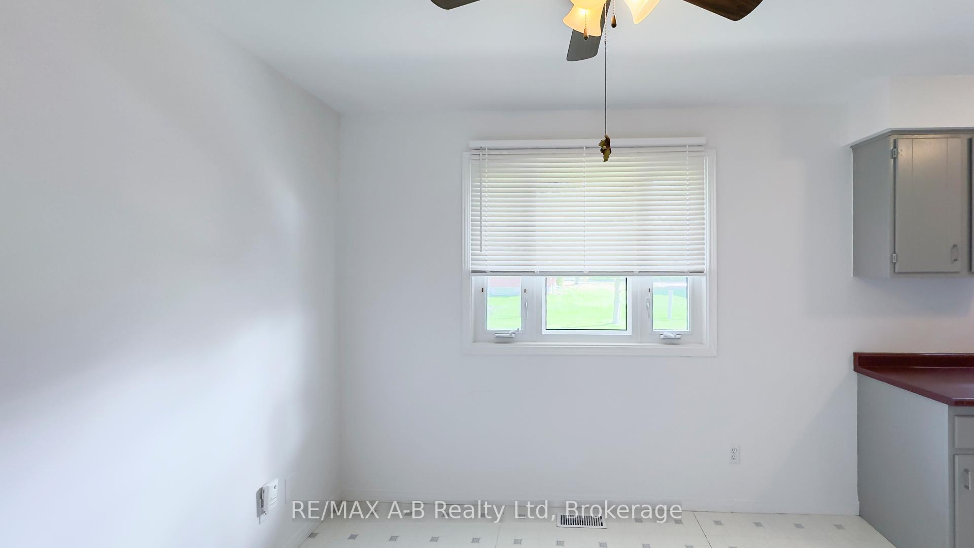 Photo 10 of 221 Coulton Drive, West Perth, Mitchell — HOMEH