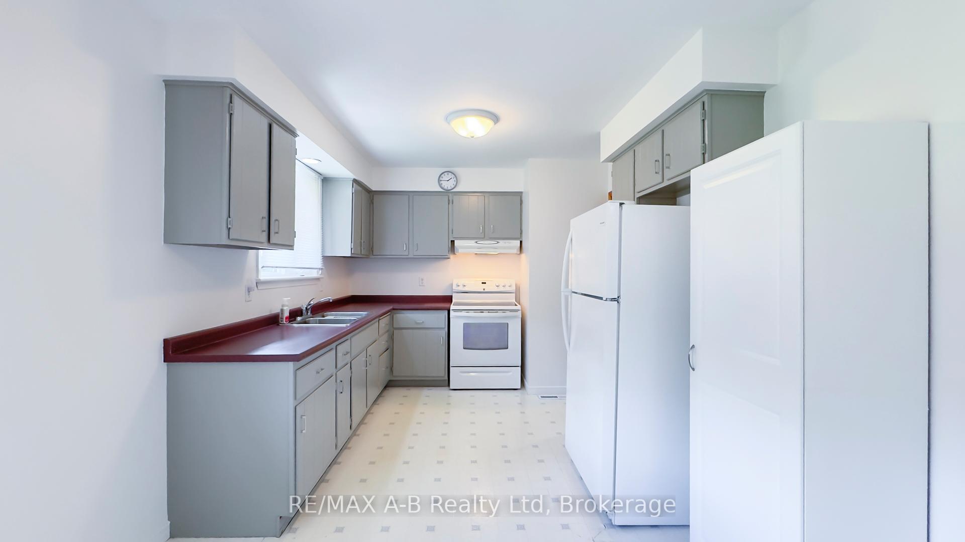 Photo 12 of 221 Coulton Drive, West Perth, Mitchell — HOMEH