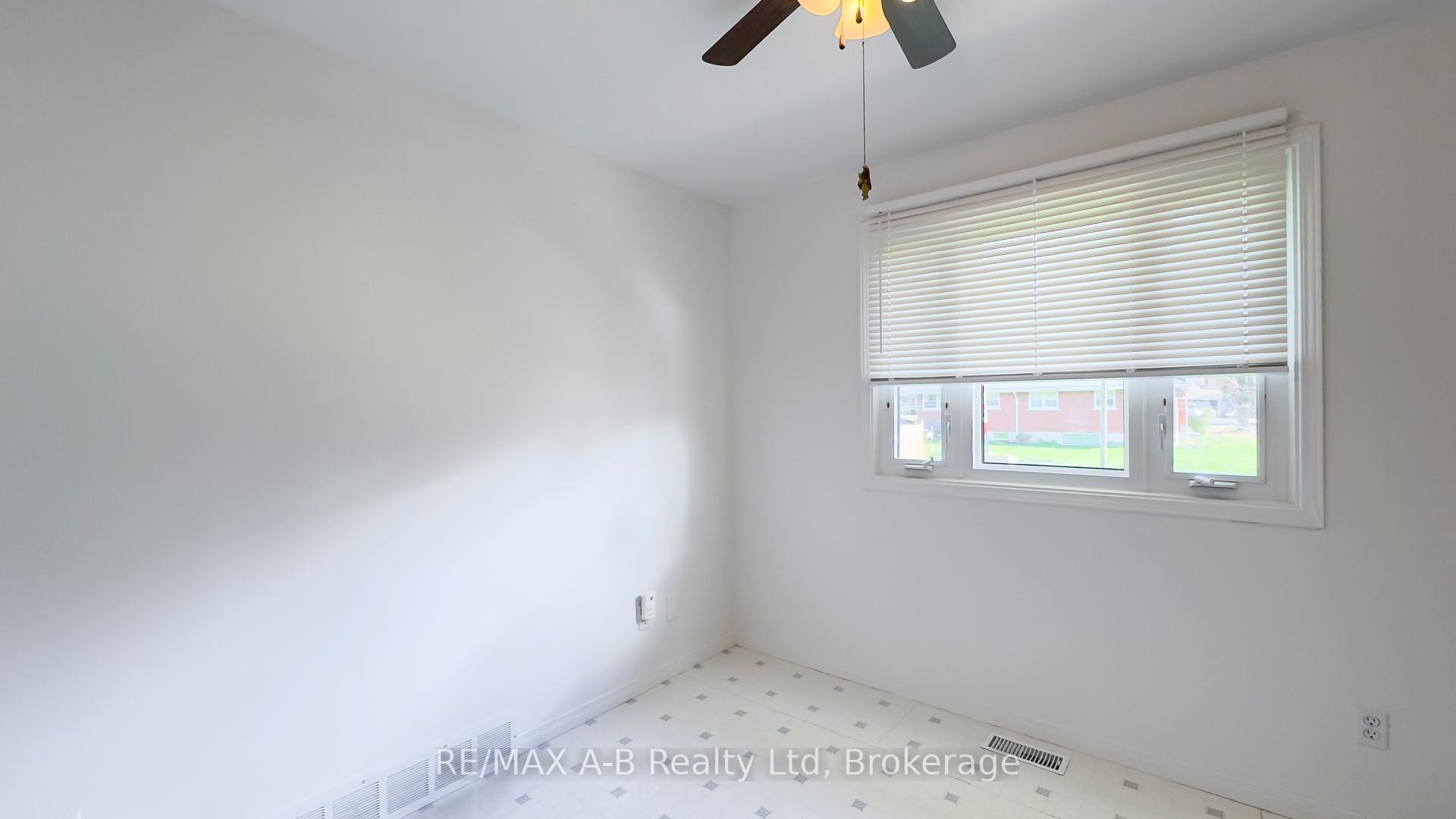 Photo 16 of 221 Coulton Drive, West Perth, Mitchell — HOMEH