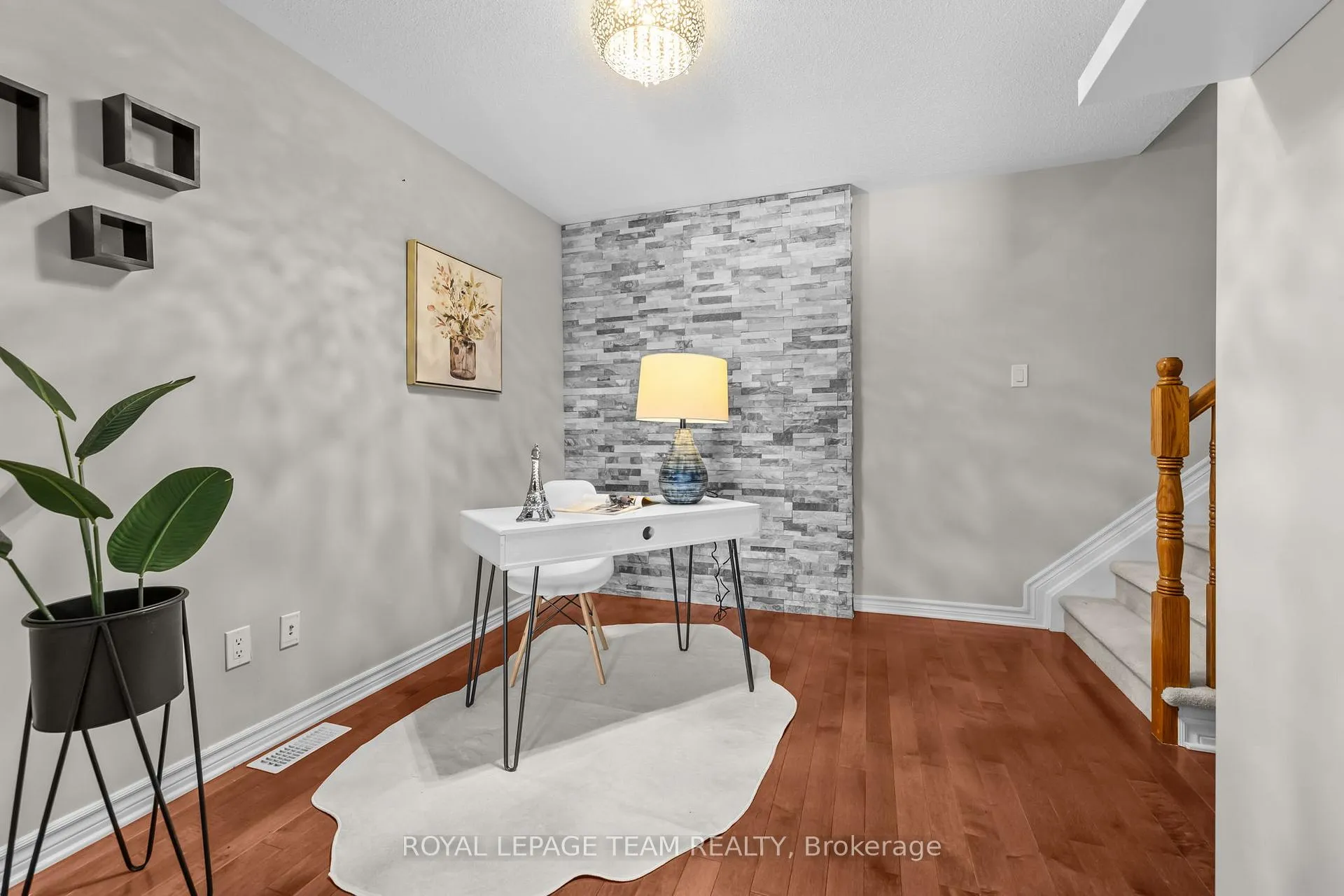 Photo 3 of 92 Stockholm Private, Ottawa, Riverside South/Gloucester Glen — HOMEH