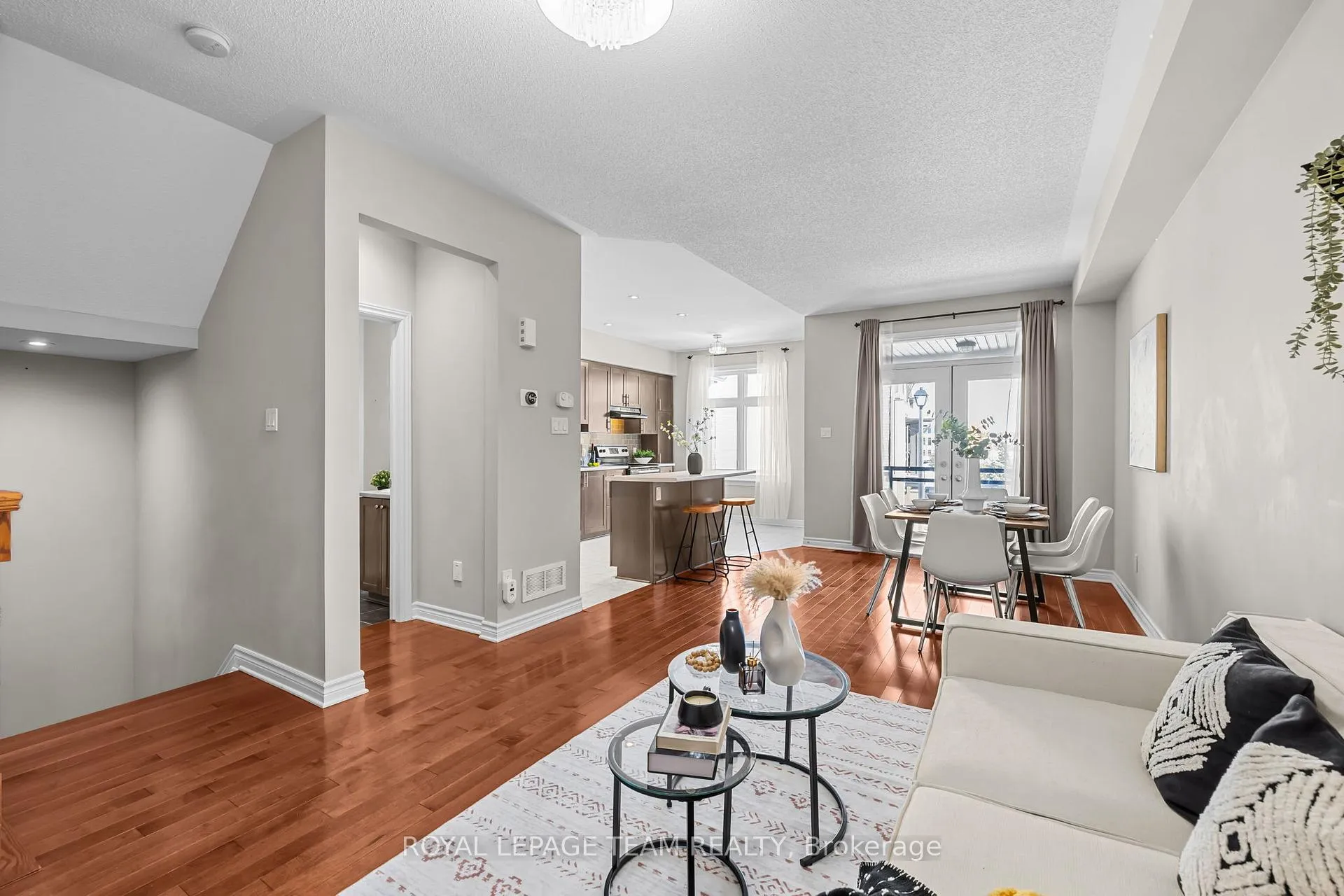 Photo 5 of 92 Stockholm Private, Ottawa, Riverside South/Gloucester Glen — HOMEH