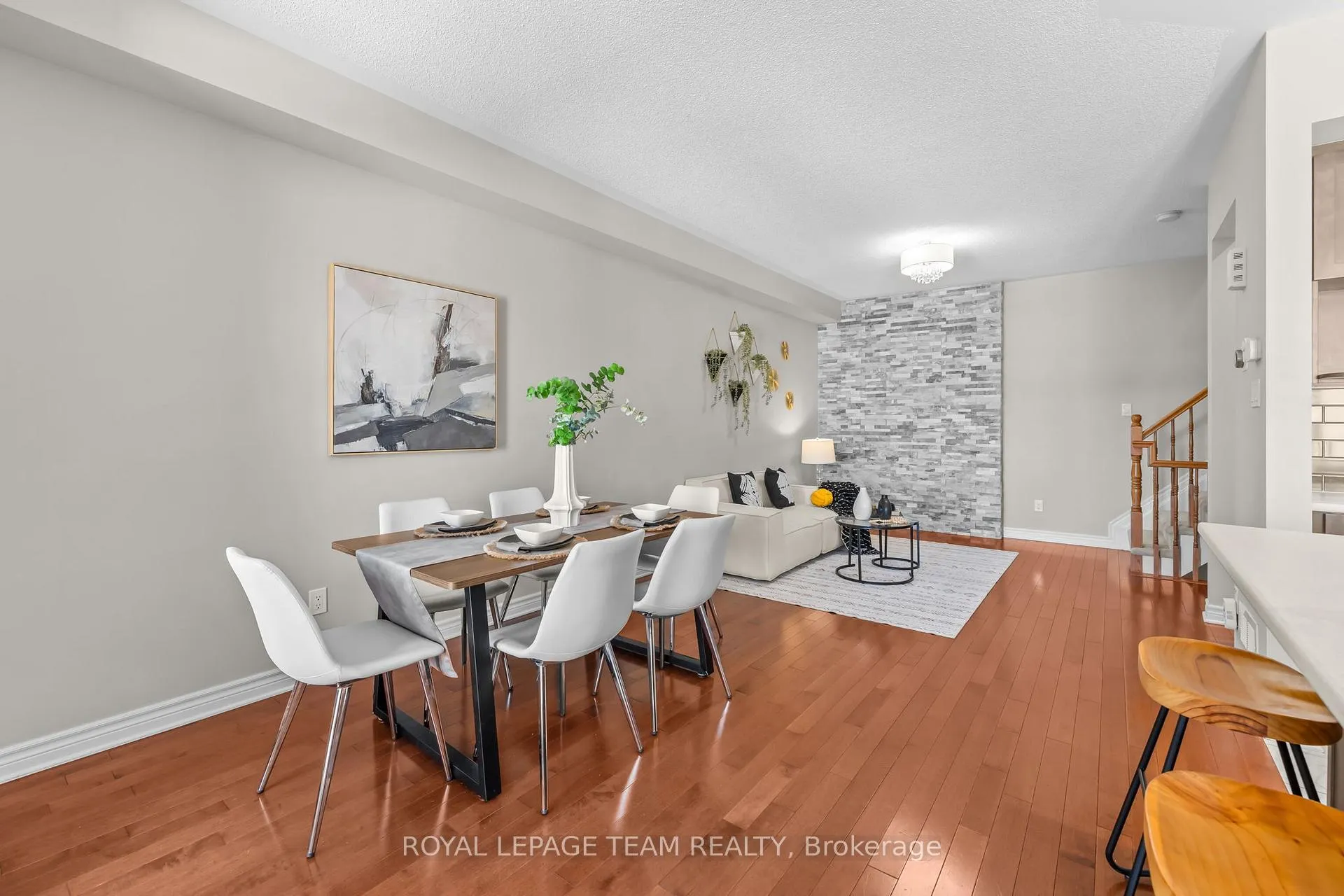 Photo 7 of 92 Stockholm Private, Ottawa, Riverside South/Gloucester Glen — HOMEH