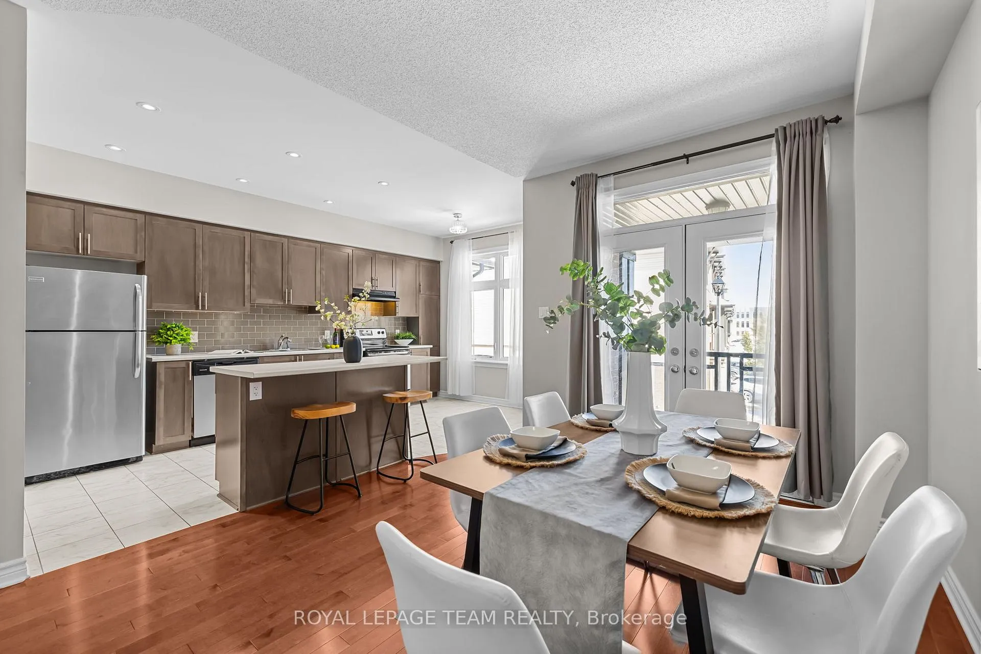 Photo 8 of 92 Stockholm Private, Ottawa, Riverside South/Gloucester Glen — HOMEH