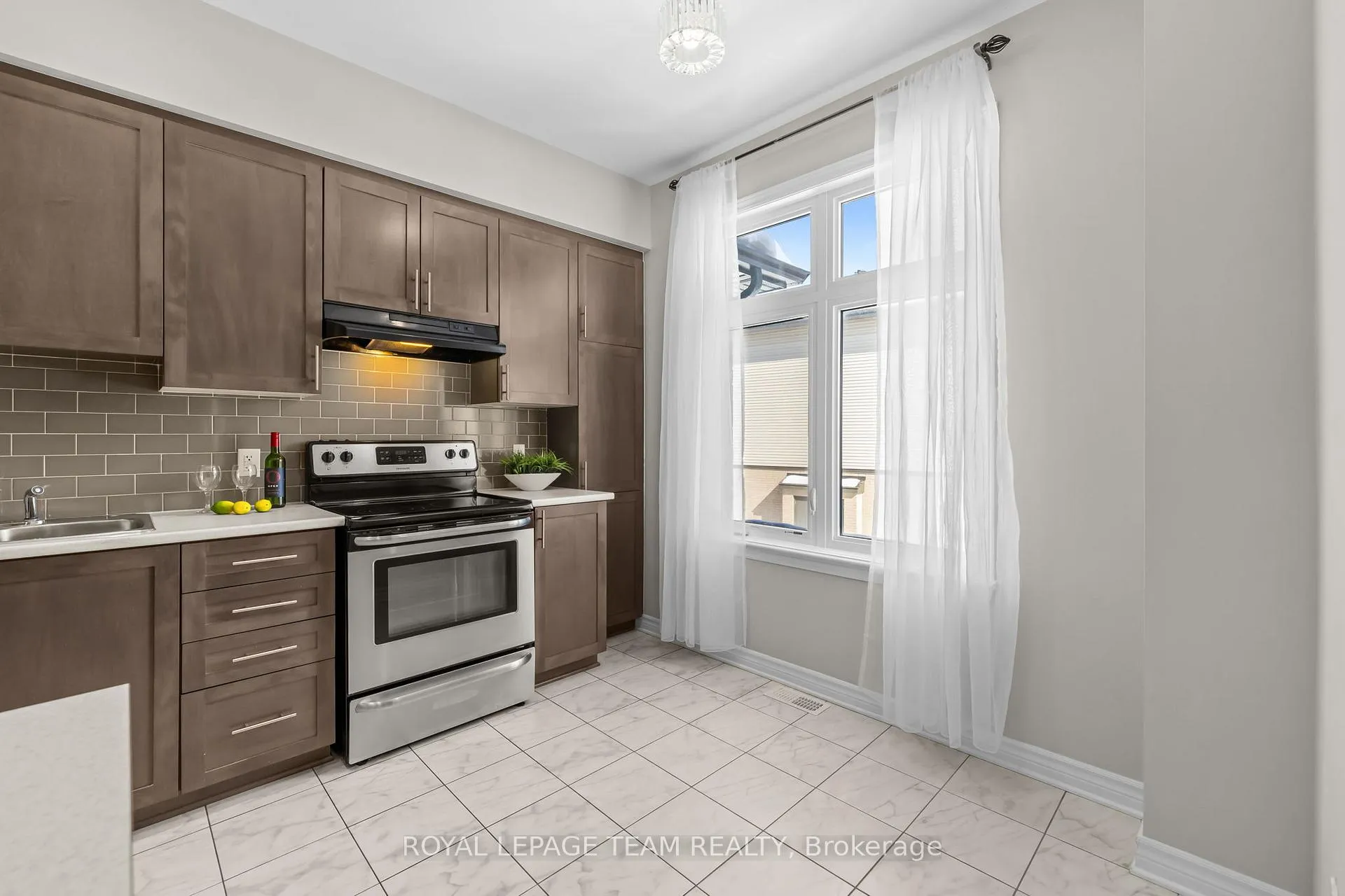 Photo 15 of 92 Stockholm Private, Ottawa, Riverside South/Gloucester Glen — HOMEH