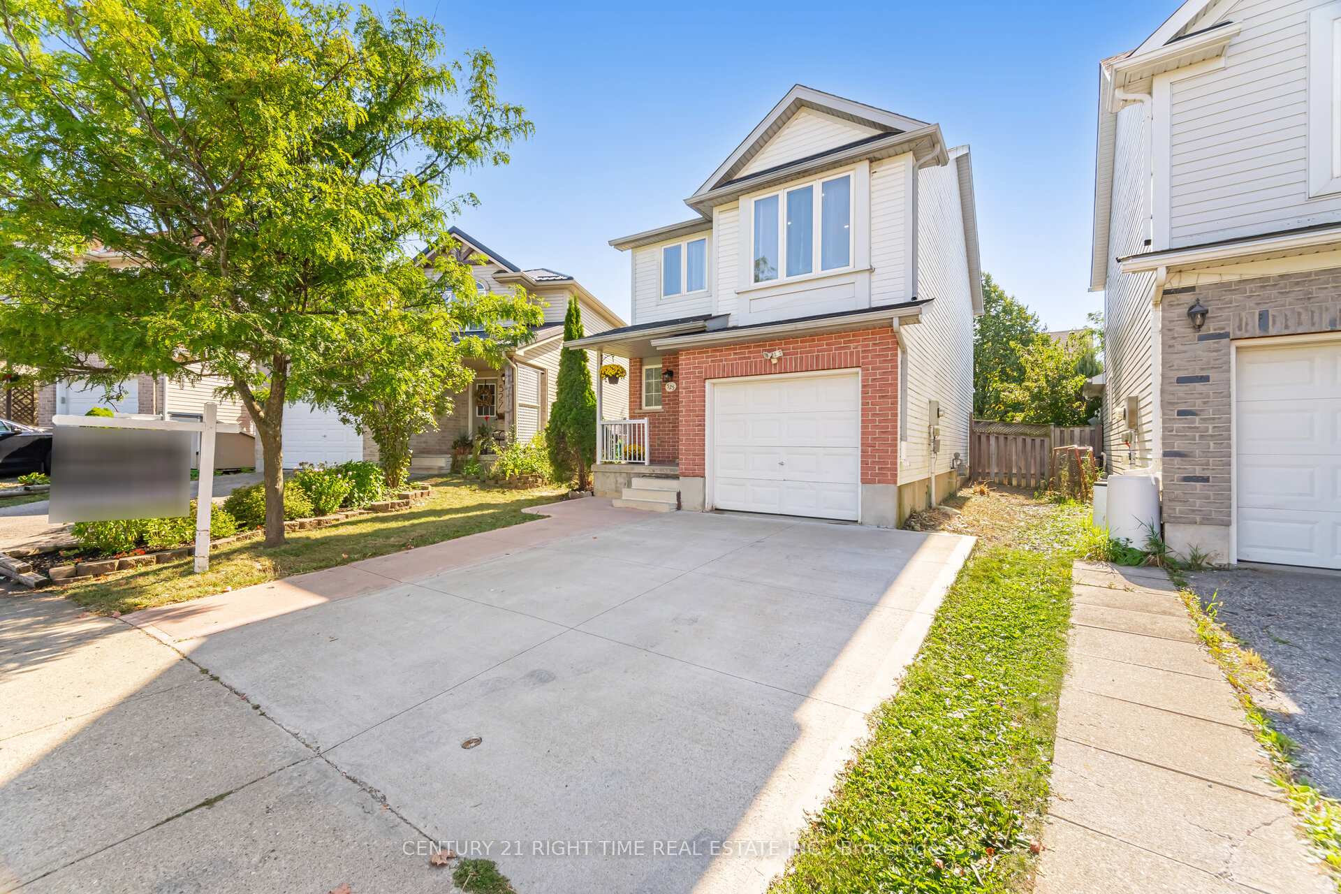 Photo 5 of 525 Chablis Drive, Waterloo — HOMEH