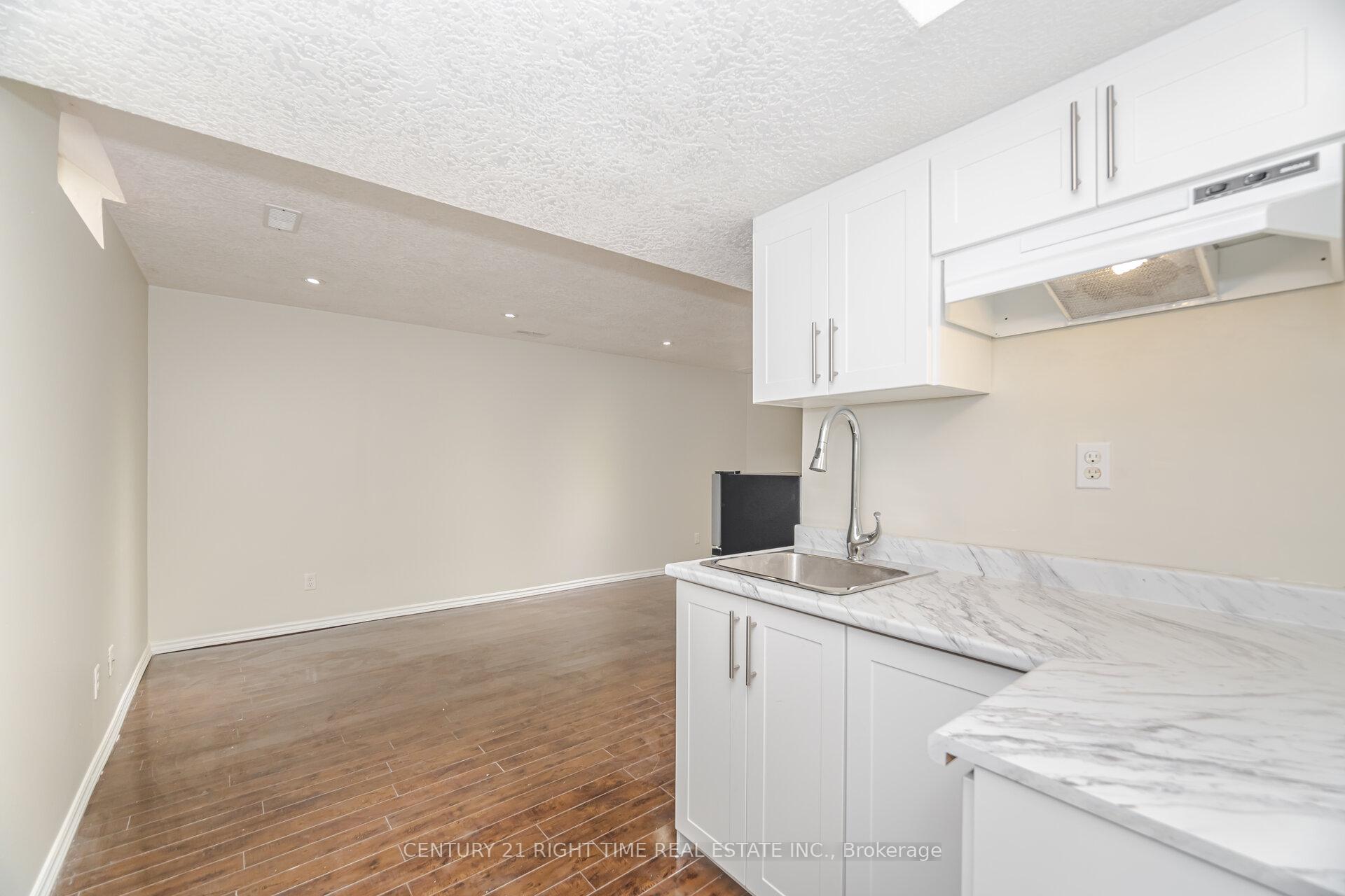 Photo 33 of 525 Chablis Drive, Waterloo — HOMEH