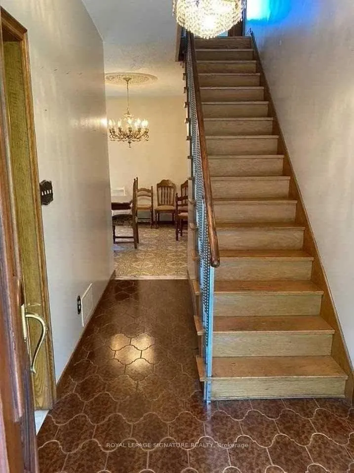Photo 5 of 10090 Keele Street, Vaughan, Maple — HOMEH