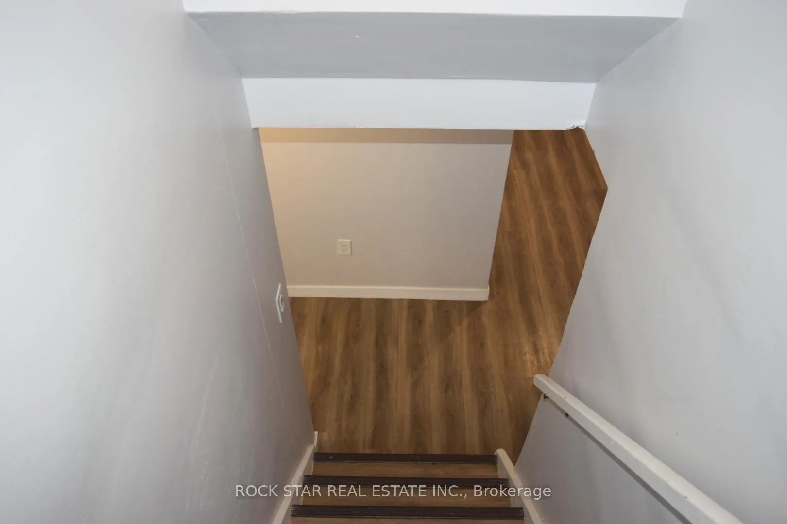 Photo 5 of Unit Lower, 82 Deere Street, Welland, Prince Charles — HOMEH