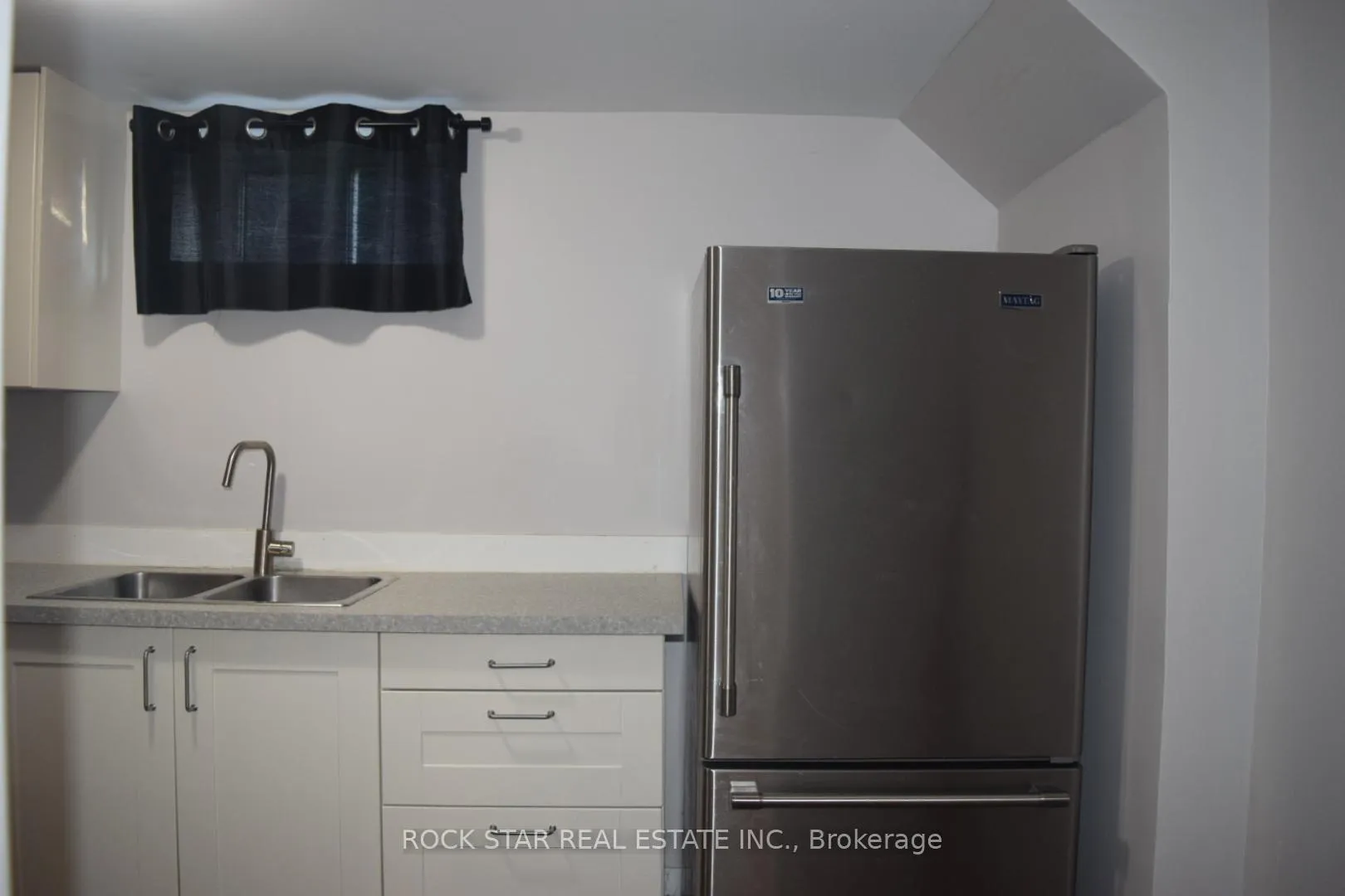 Photo 10 of Unit Lower, 82 Deere Street, Welland, Prince Charles — HOMEH