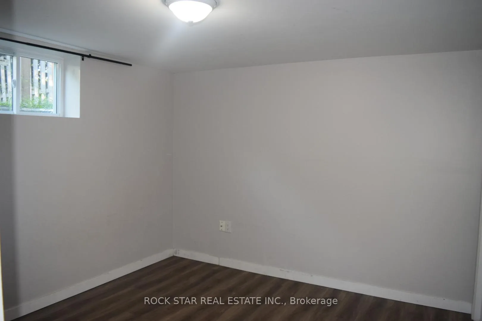Photo 16 of Unit Lower, 82 Deere Street, Welland, Prince Charles — HOMEH