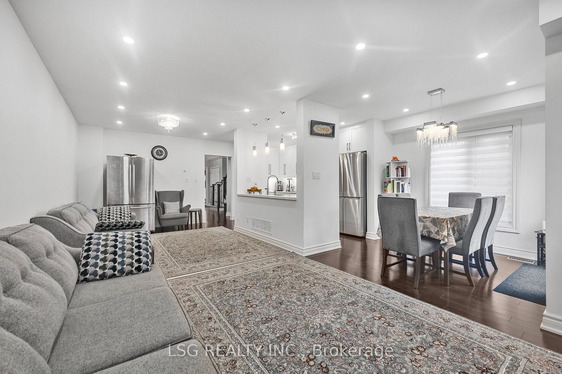 Photo 6 of 223 Foxfield Crescent, Vaughan, Patterson — HOMEH