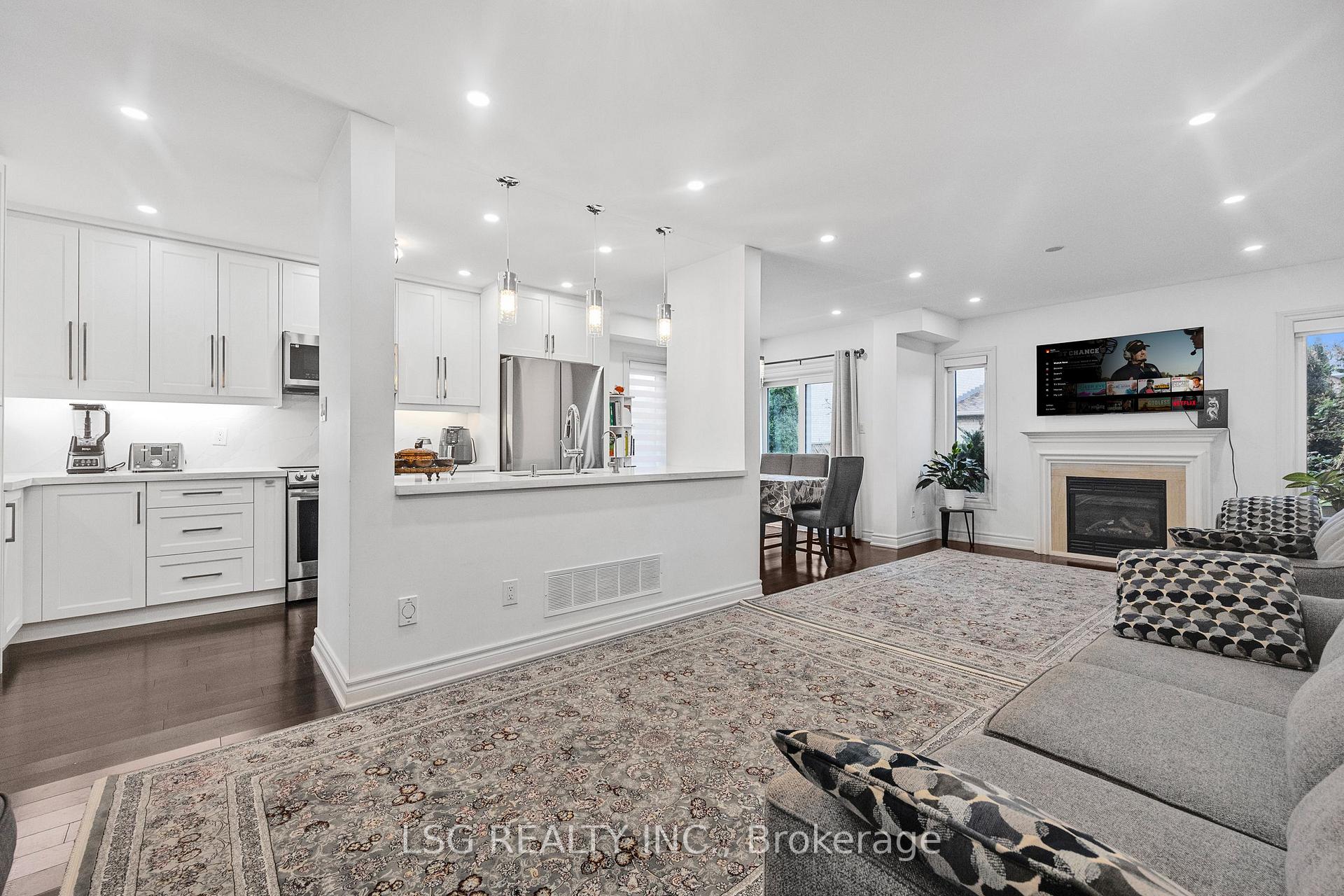Photo 7 of 223 Foxfield Crescent, Vaughan, Patterson — HOMEH