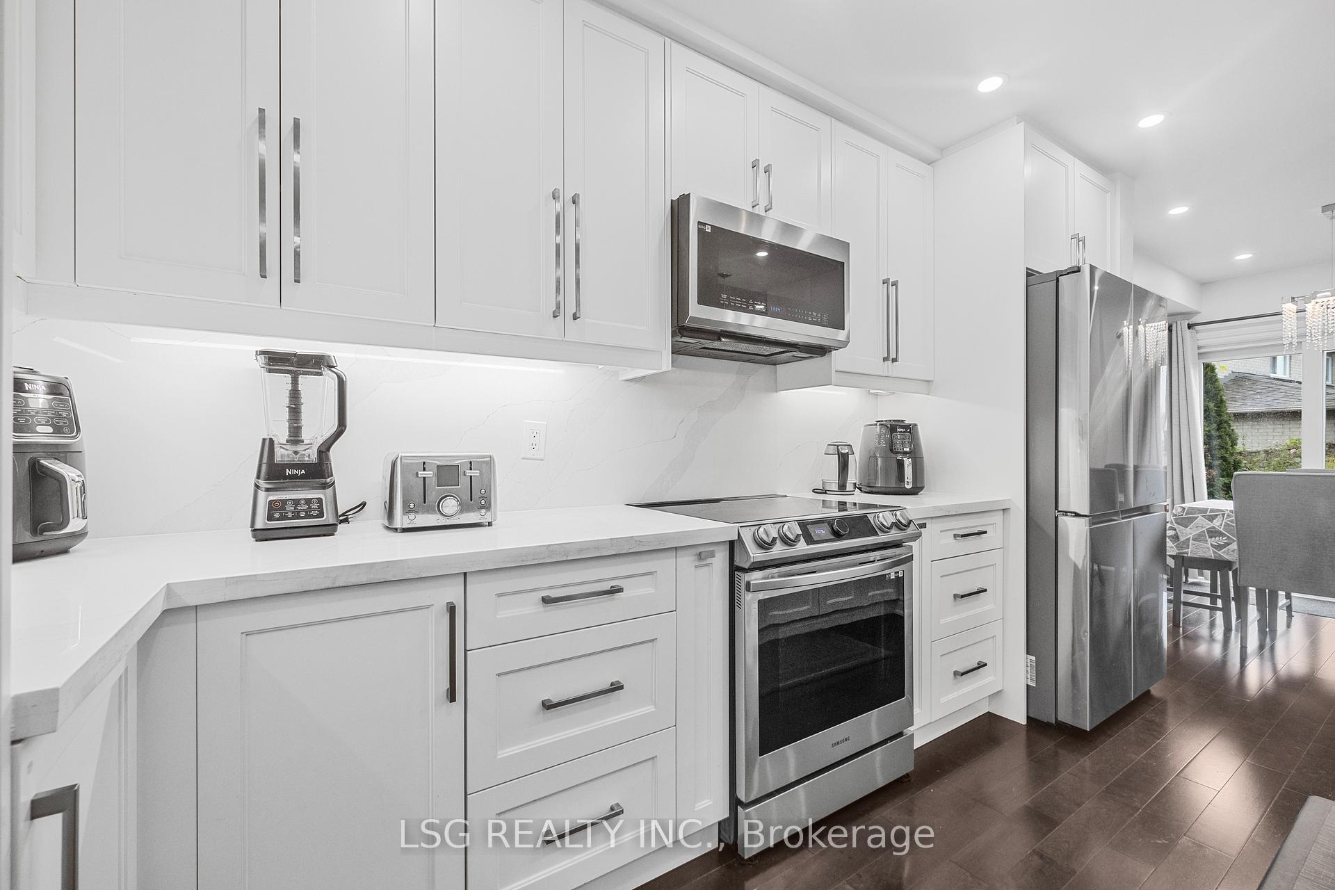 Photo 10 of 223 Foxfield Crescent, Vaughan, Patterson — HOMEH