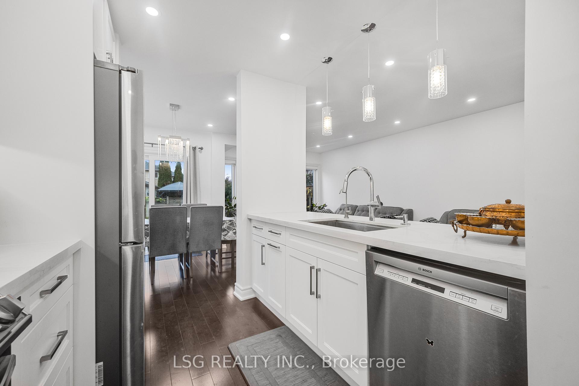 Photo 11 of 223 Foxfield Crescent, Vaughan, Patterson — HOMEH