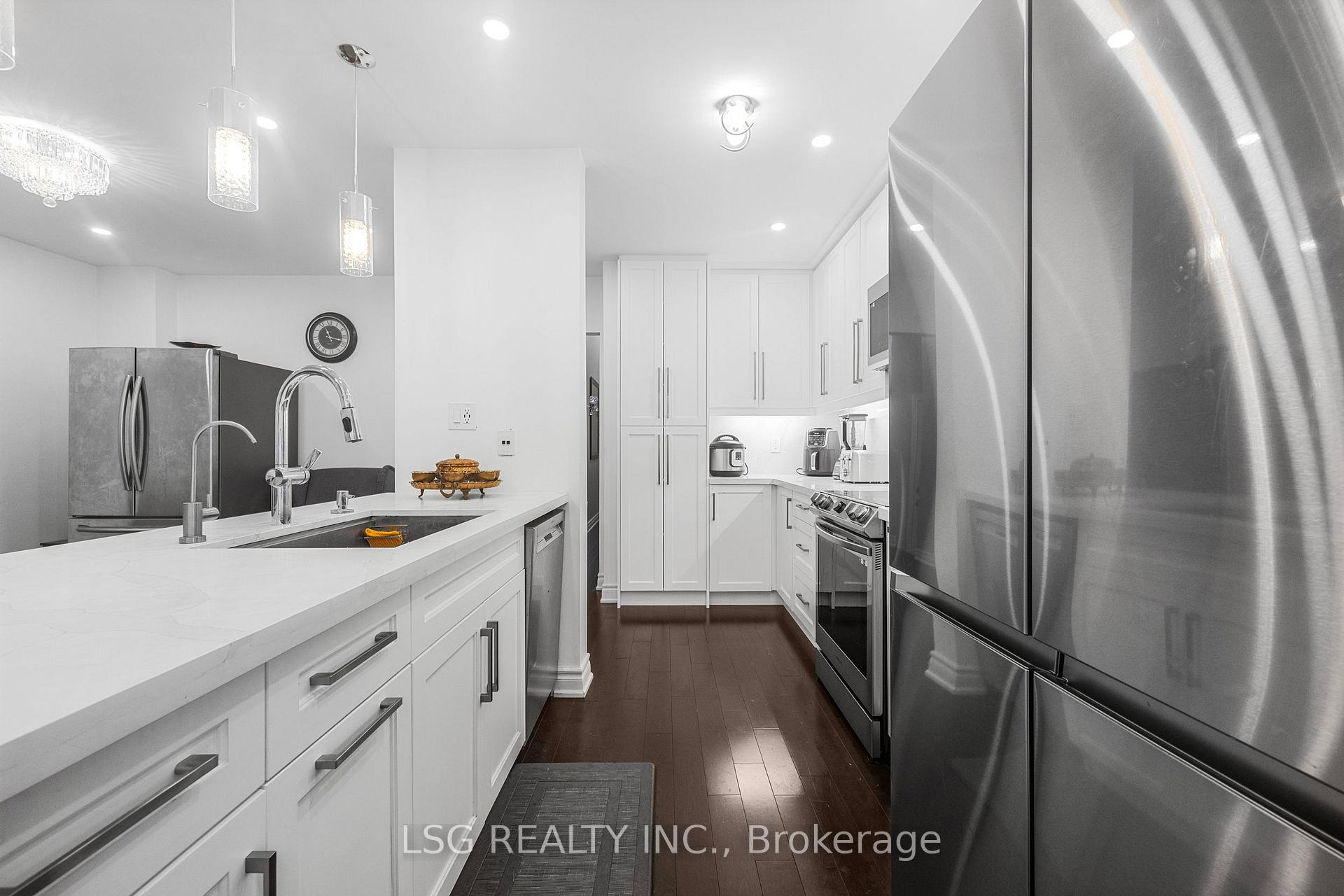 Photo 12 of 223 Foxfield Crescent, Vaughan, Patterson — HOMEH