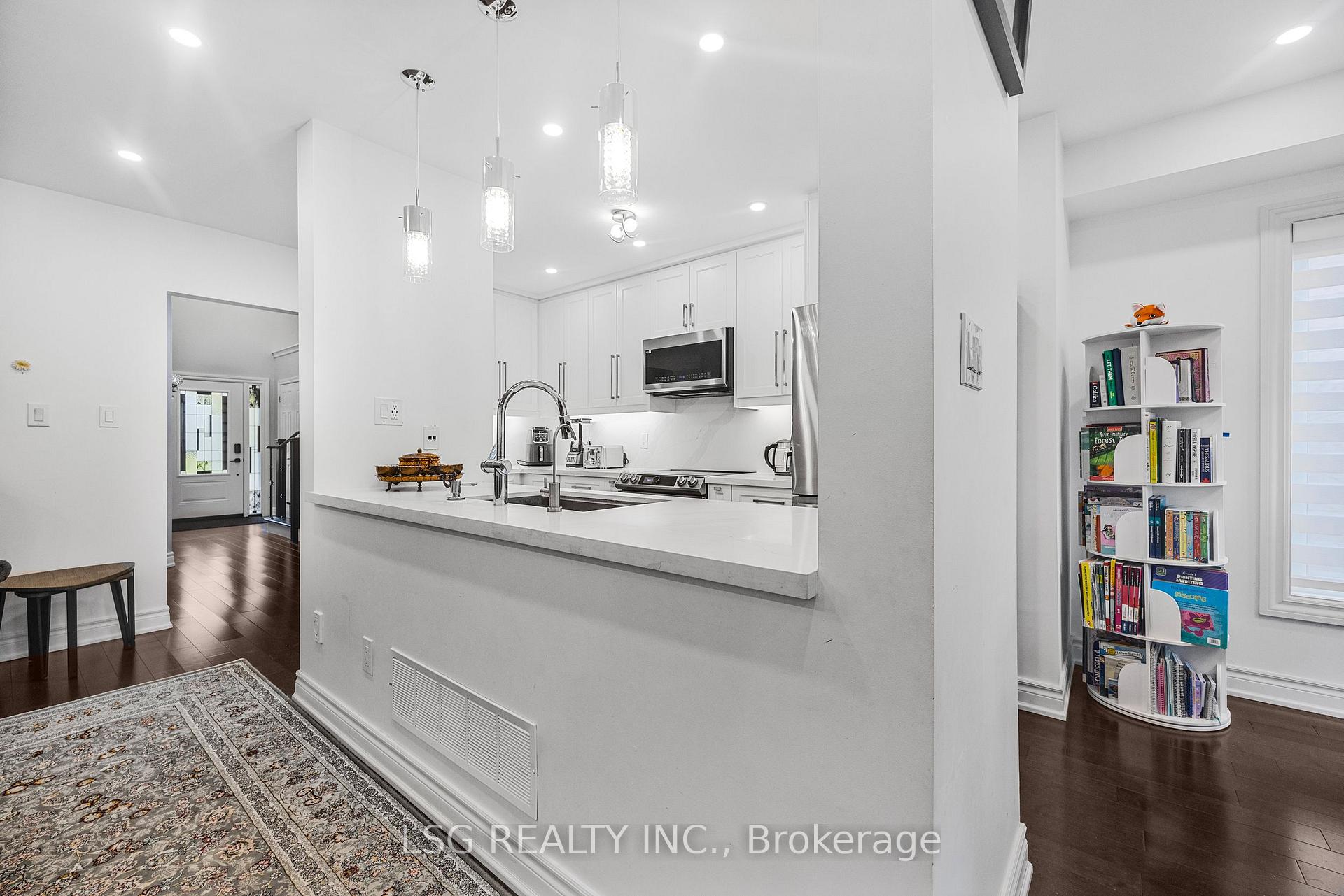 Photo 13 of 223 Foxfield Crescent, Vaughan, Patterson — HOMEH