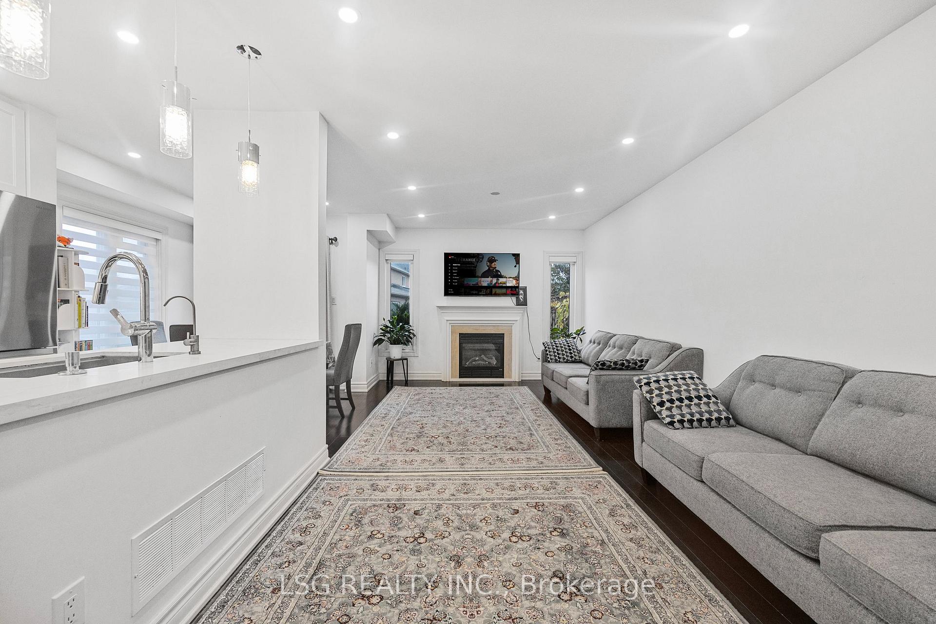 Photo 17 of 223 Foxfield Crescent, Vaughan, Patterson — HOMEH