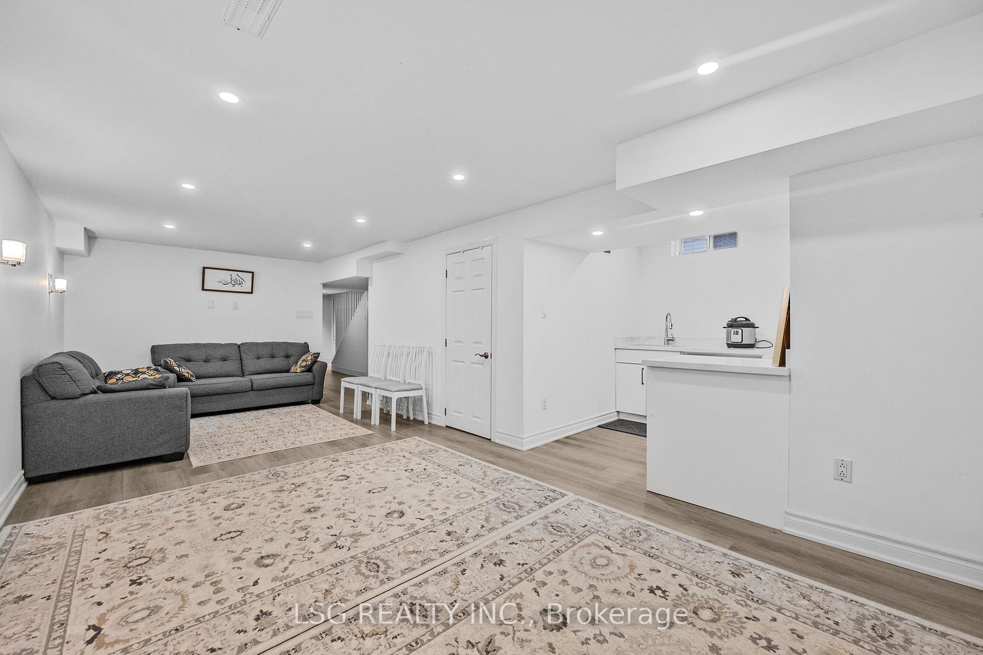Photo 35 of 223 Foxfield Crescent, Vaughan, Patterson — HOMEH