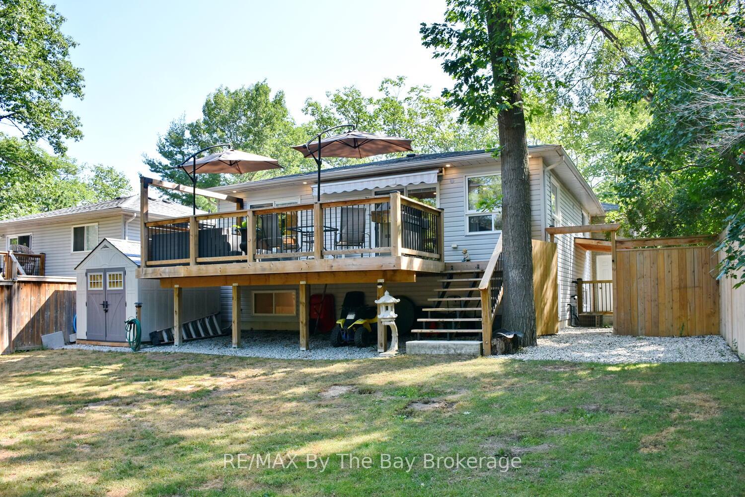 Photo 5 of 34 Glendale Avenue, Wasaga Beach — HOMEH