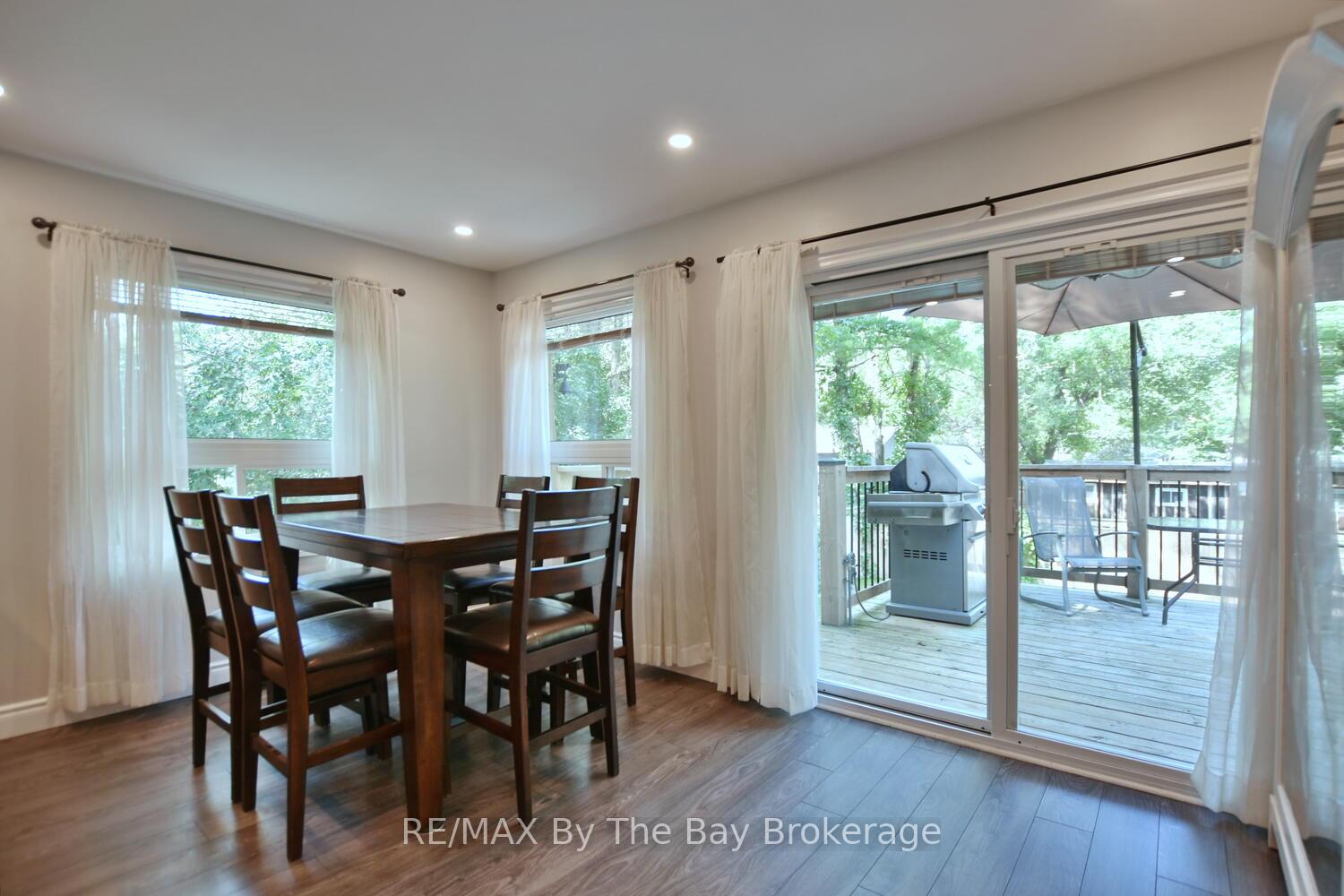 Photo 12 of 34 Glendale Avenue, Wasaga Beach — HOMEH