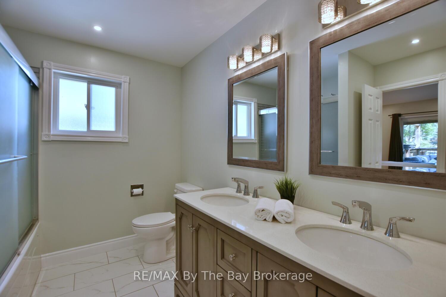 Photo 18 of 34 Glendale Avenue, Wasaga Beach — HOMEH