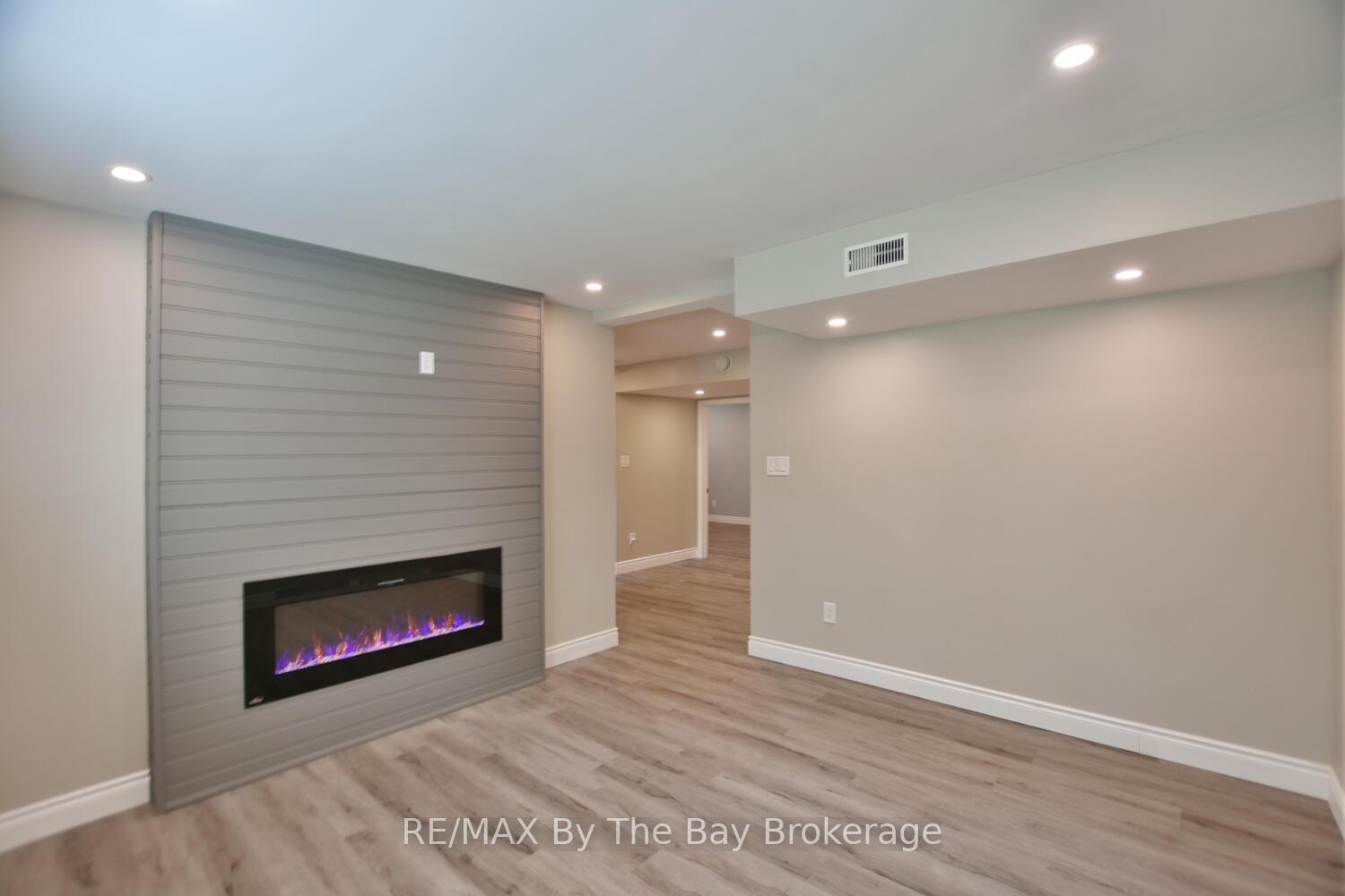 Photo 21 of 34 Glendale Avenue, Wasaga Beach — HOMEH
