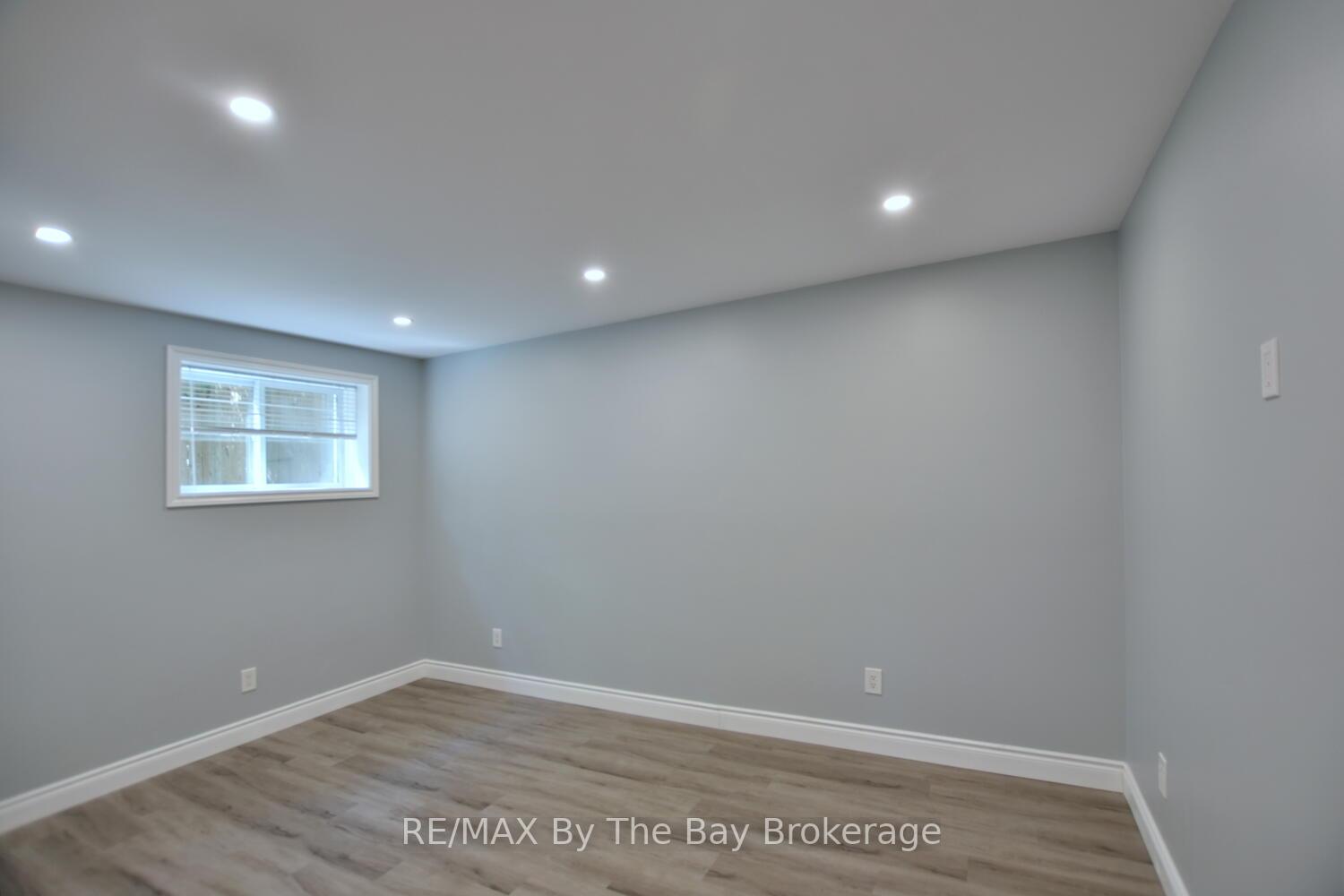 Photo 27 of 34 Glendale Avenue, Wasaga Beach — HOMEH