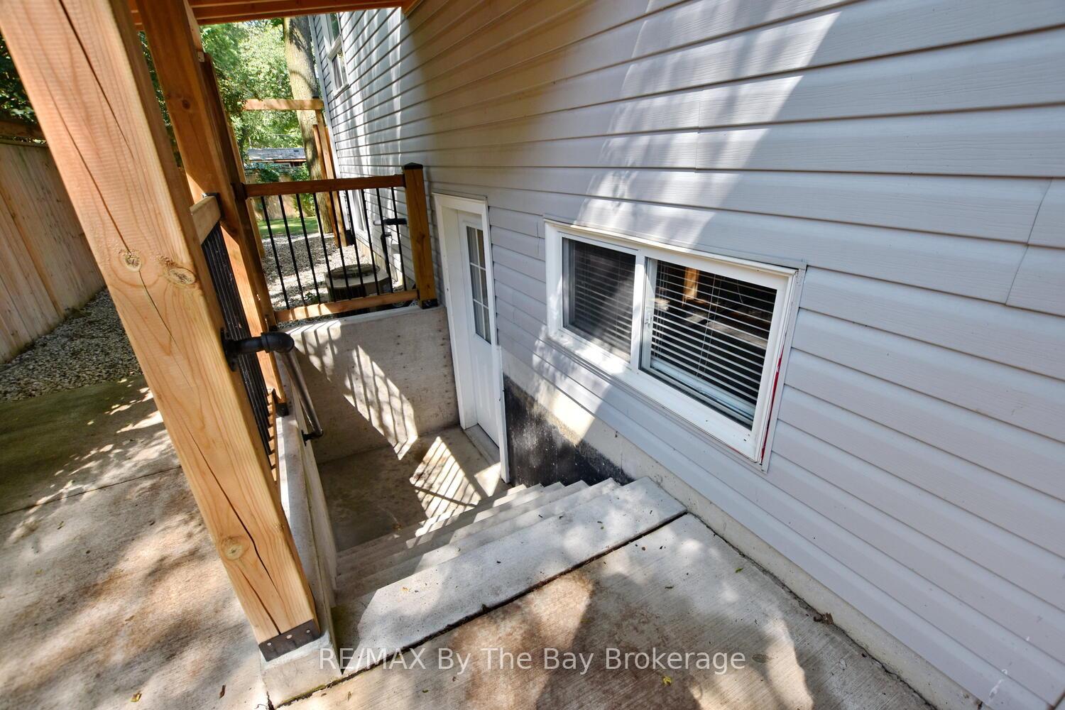 Photo 29 of 34 Glendale Avenue, Wasaga Beach — HOMEH