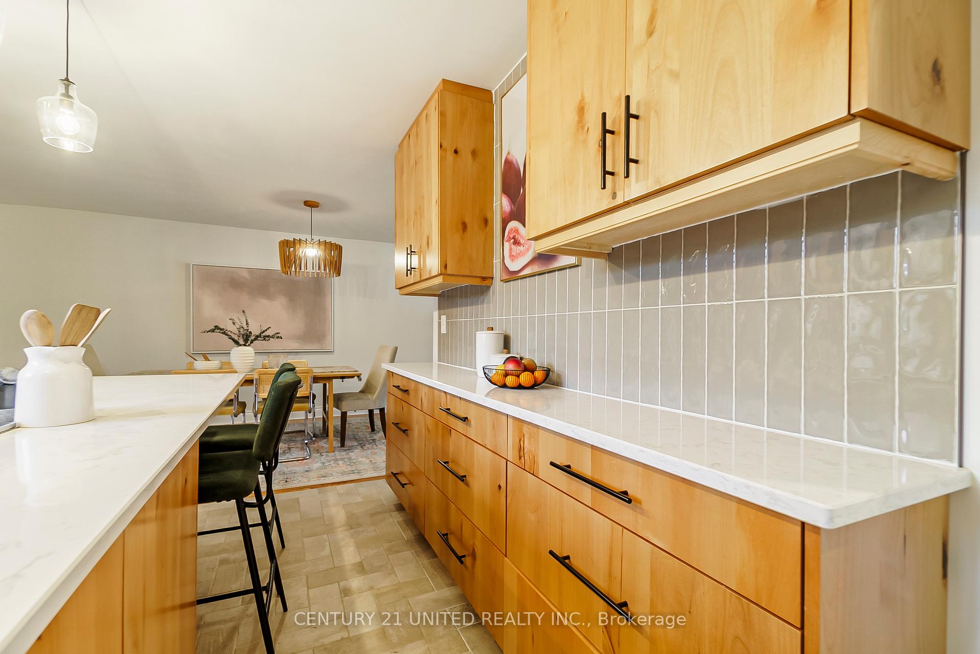 Photo 7 of 647C Ravenshoe Road, Uxbridge, Rural Uxbridge — HOMEH