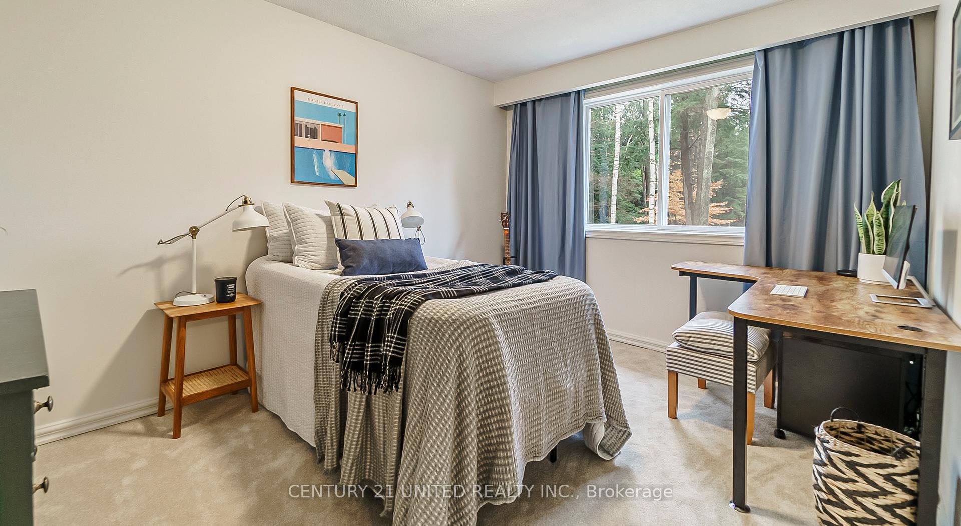 Photo 15 of 647C Ravenshoe Road, Uxbridge, Rural Uxbridge — HOMEH