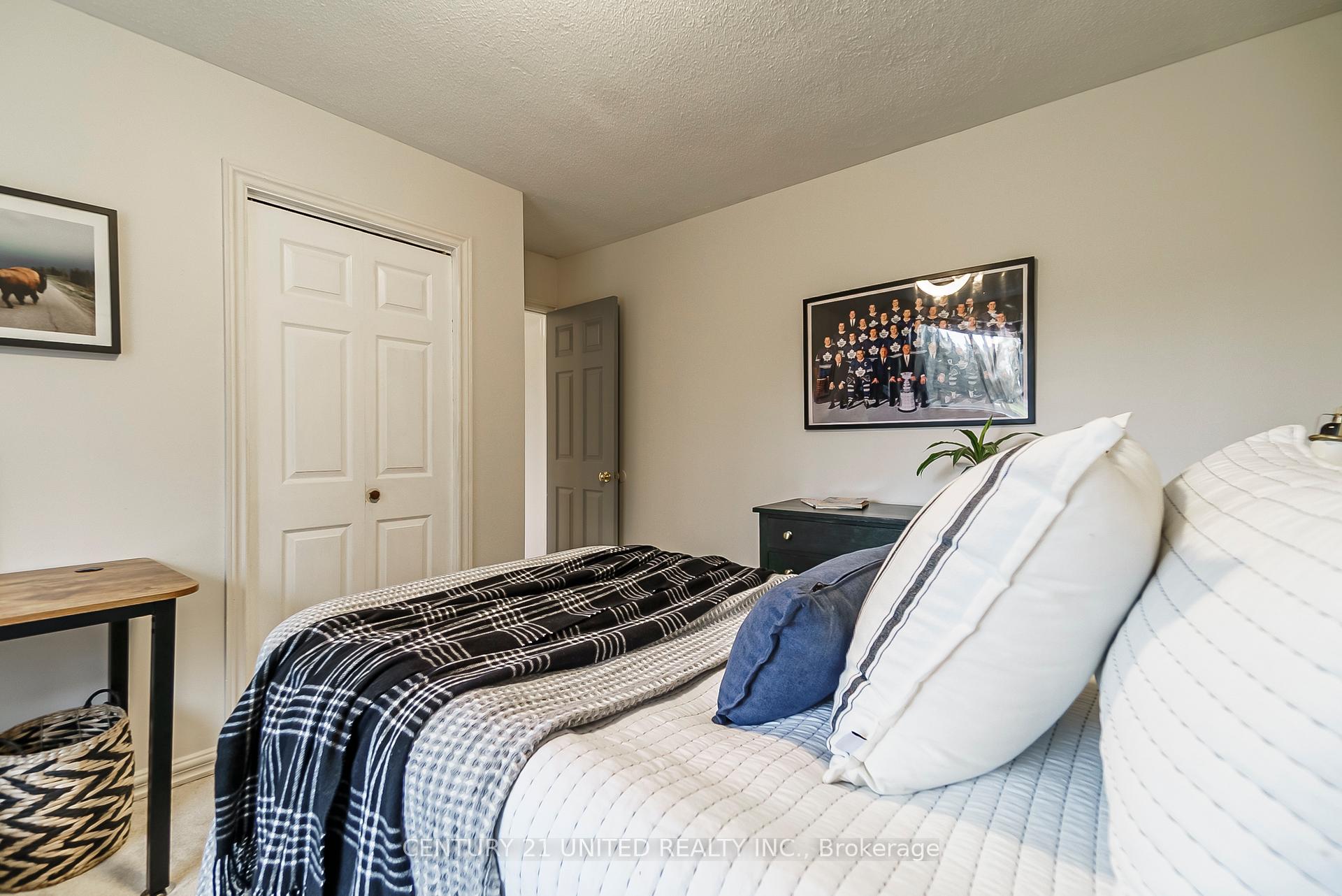 Photo 16 of 647C Ravenshoe Road, Uxbridge, Rural Uxbridge — HOMEH