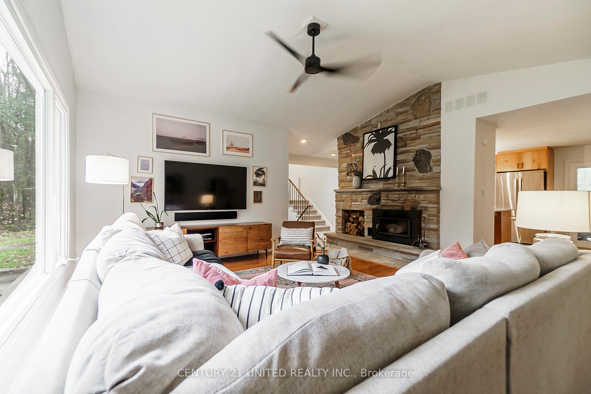 Photo 20 of 647C Ravenshoe Road, Uxbridge, Rural Uxbridge — HOMEH