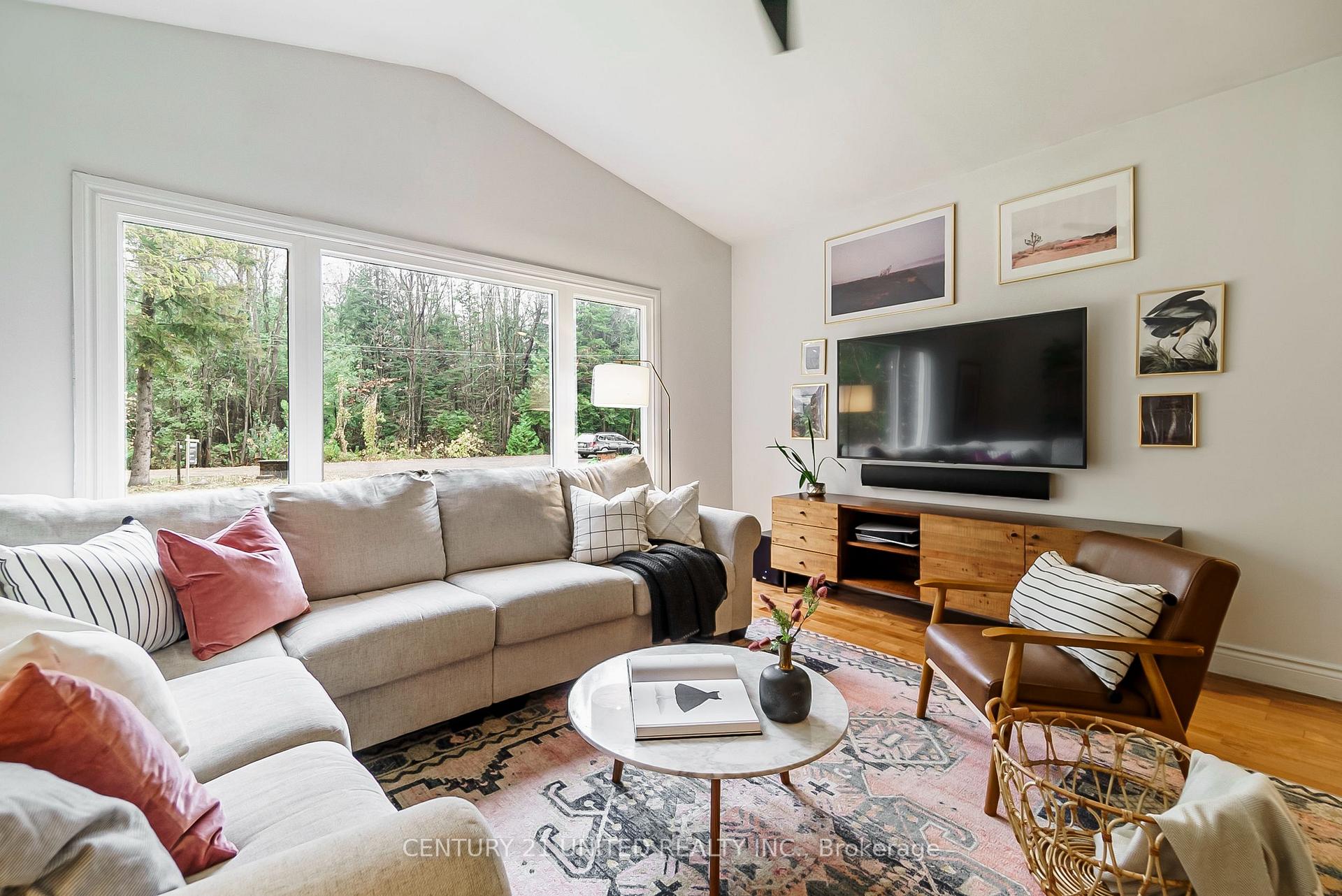 Photo 21 of 647C Ravenshoe Road, Uxbridge, Rural Uxbridge — HOMEH